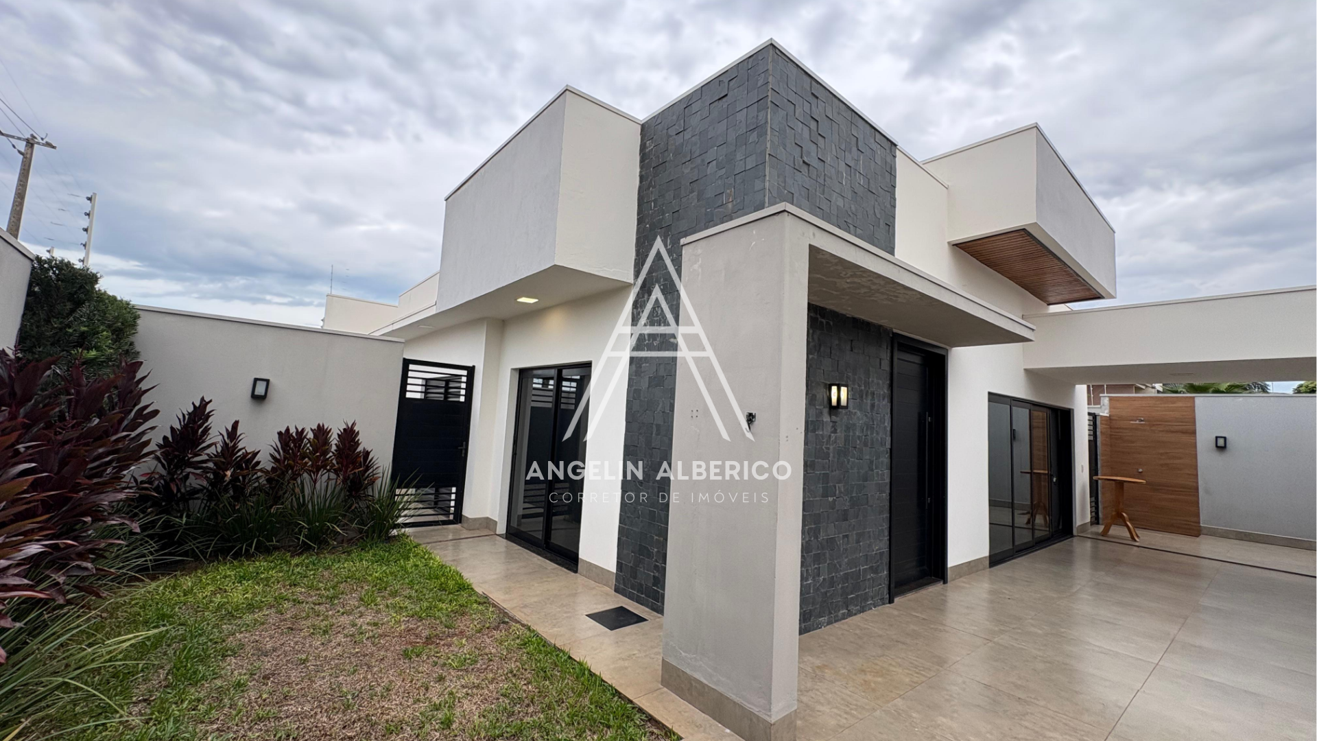 Casa a Venda Mobiliada no Jardim Atlântico em Cianorte PR