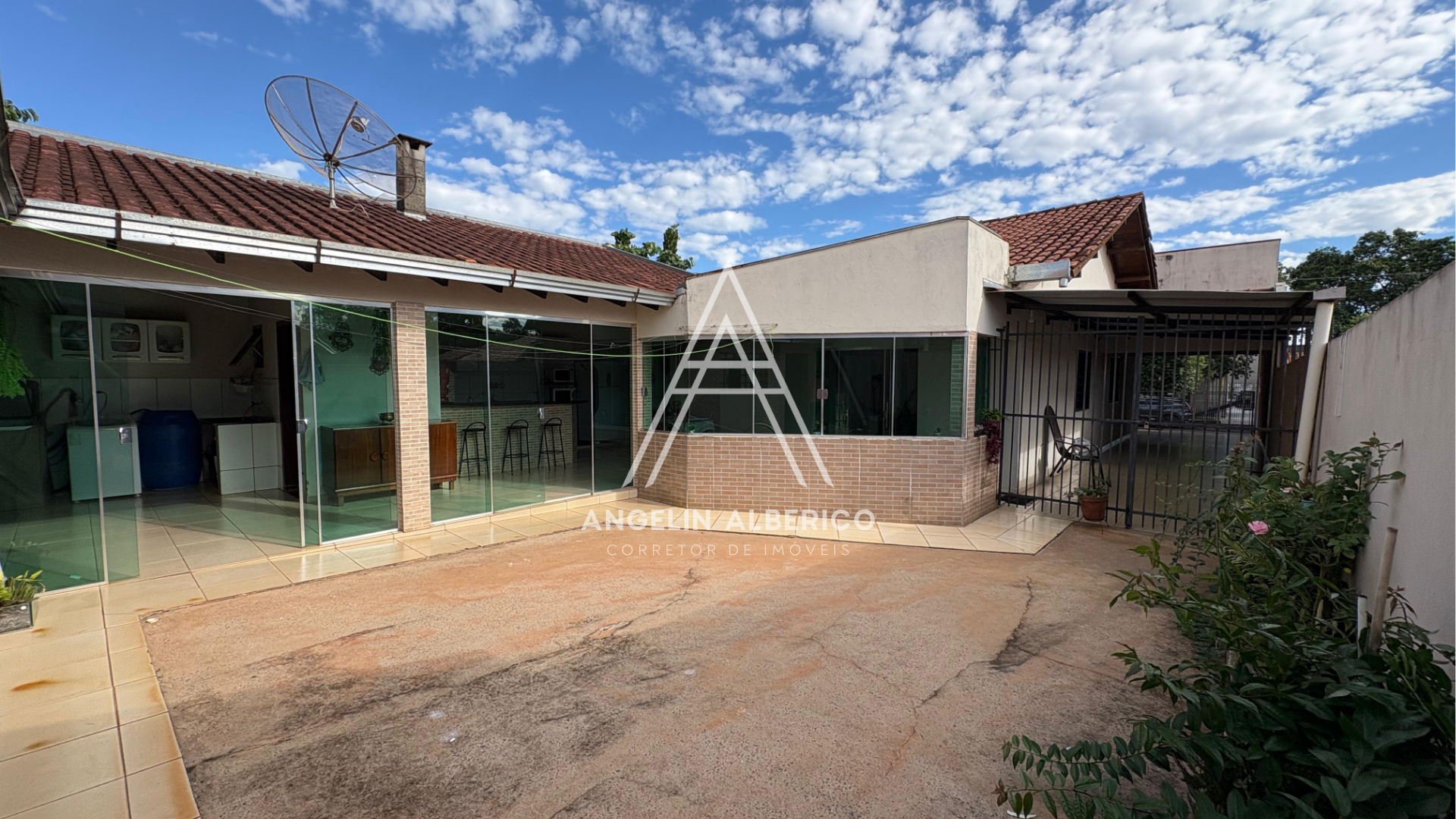 Casa a Venda na Zona 06 em Cianorte PR