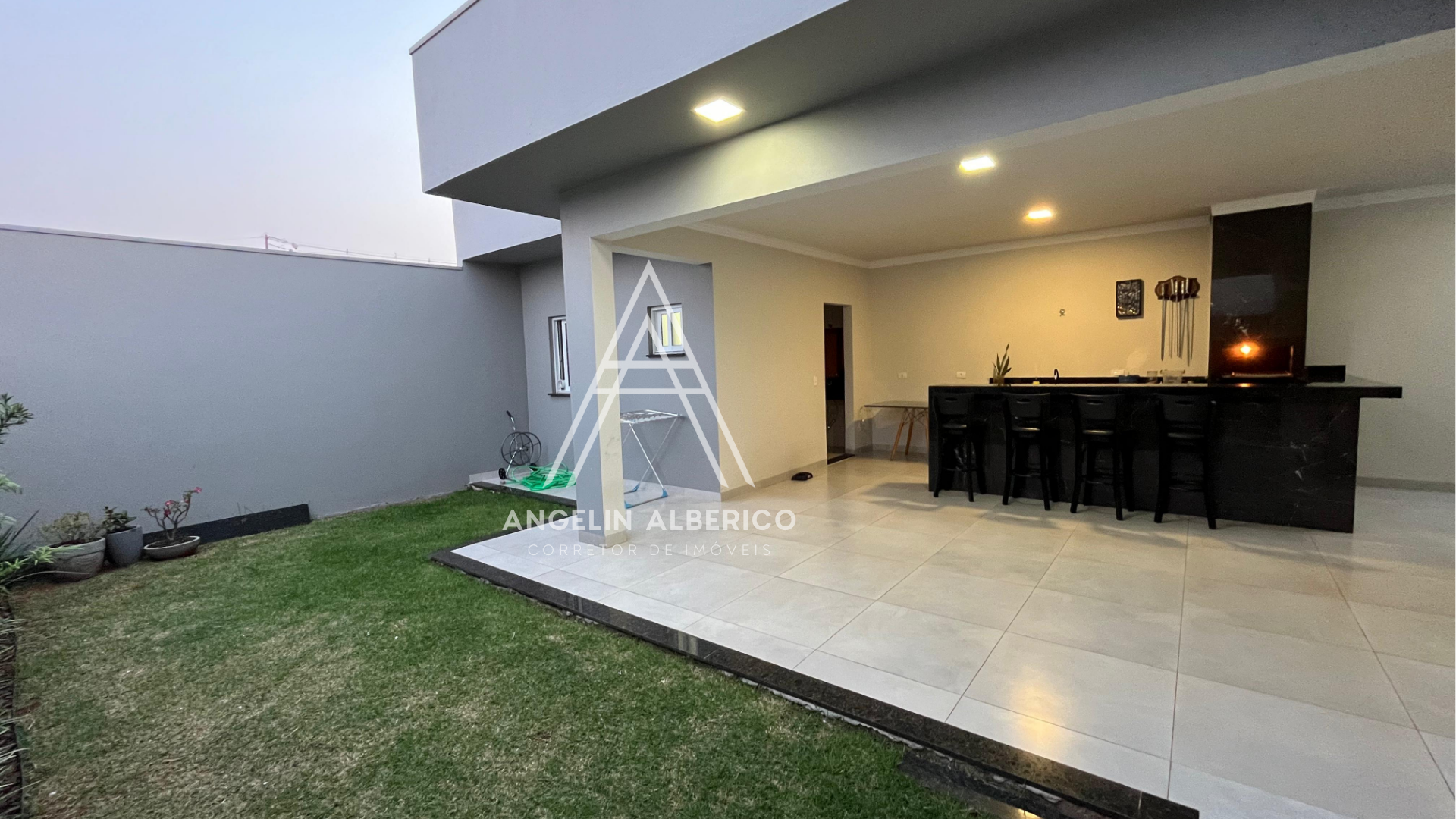 Casa a Venda no Jardim Botânico
