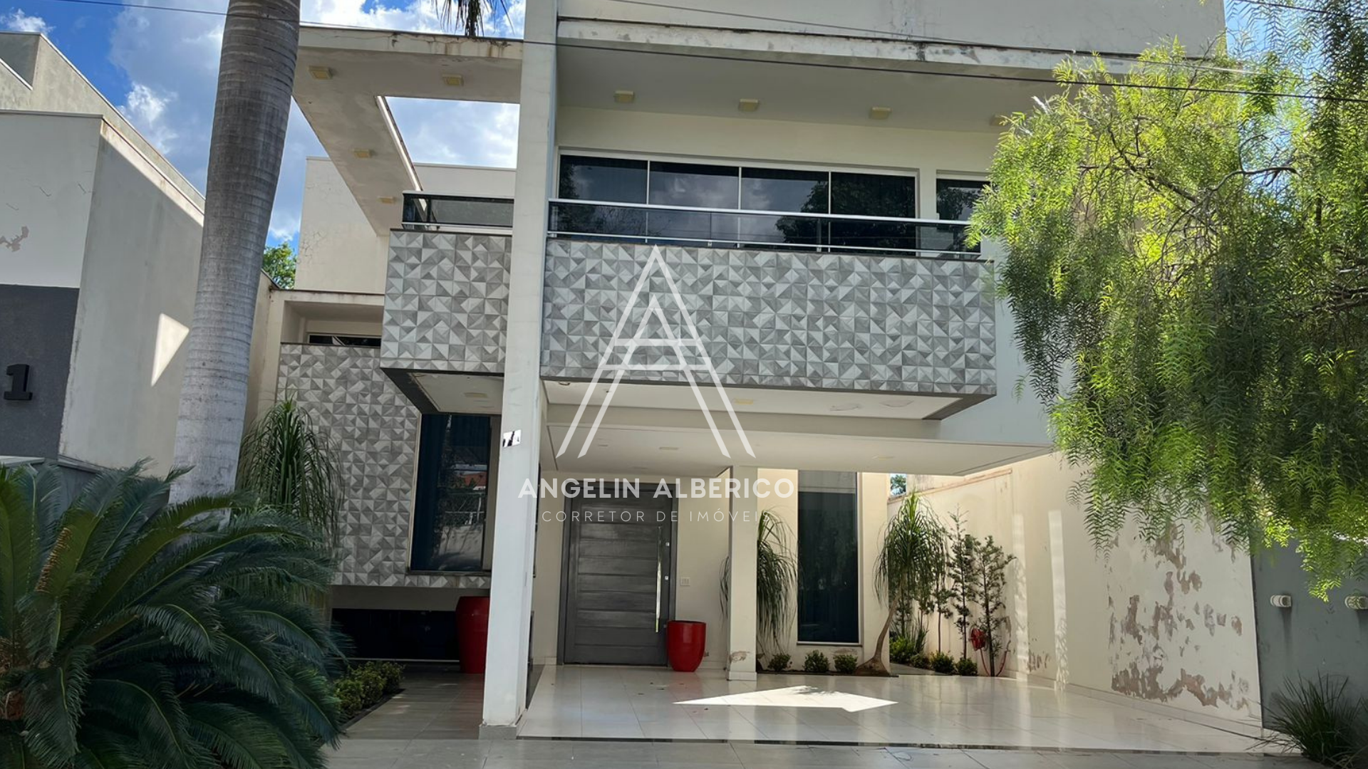 Sobrado de Alto Padrão no Condomínio Century Park