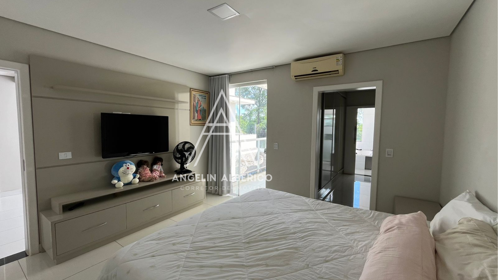 Sobrado de Alto Padrão no Condomínio Century Park