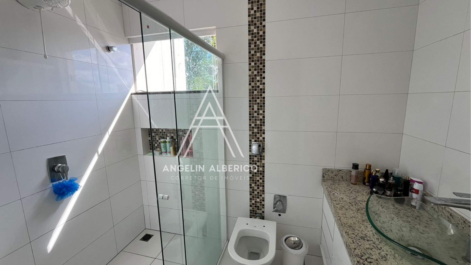 Sobrado de Alto Padrão no Condomínio Century Park