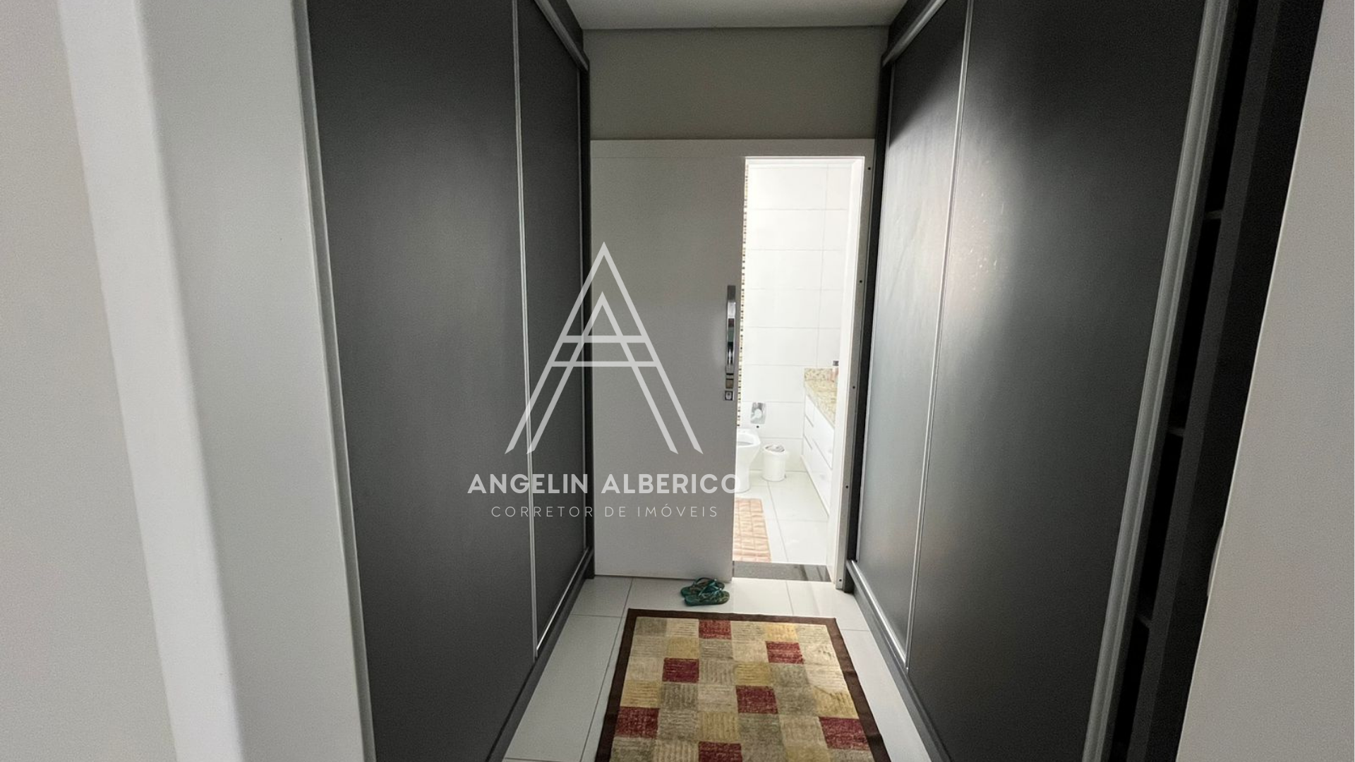 Sobrado de Alto Padrão no Condomínio Century Park