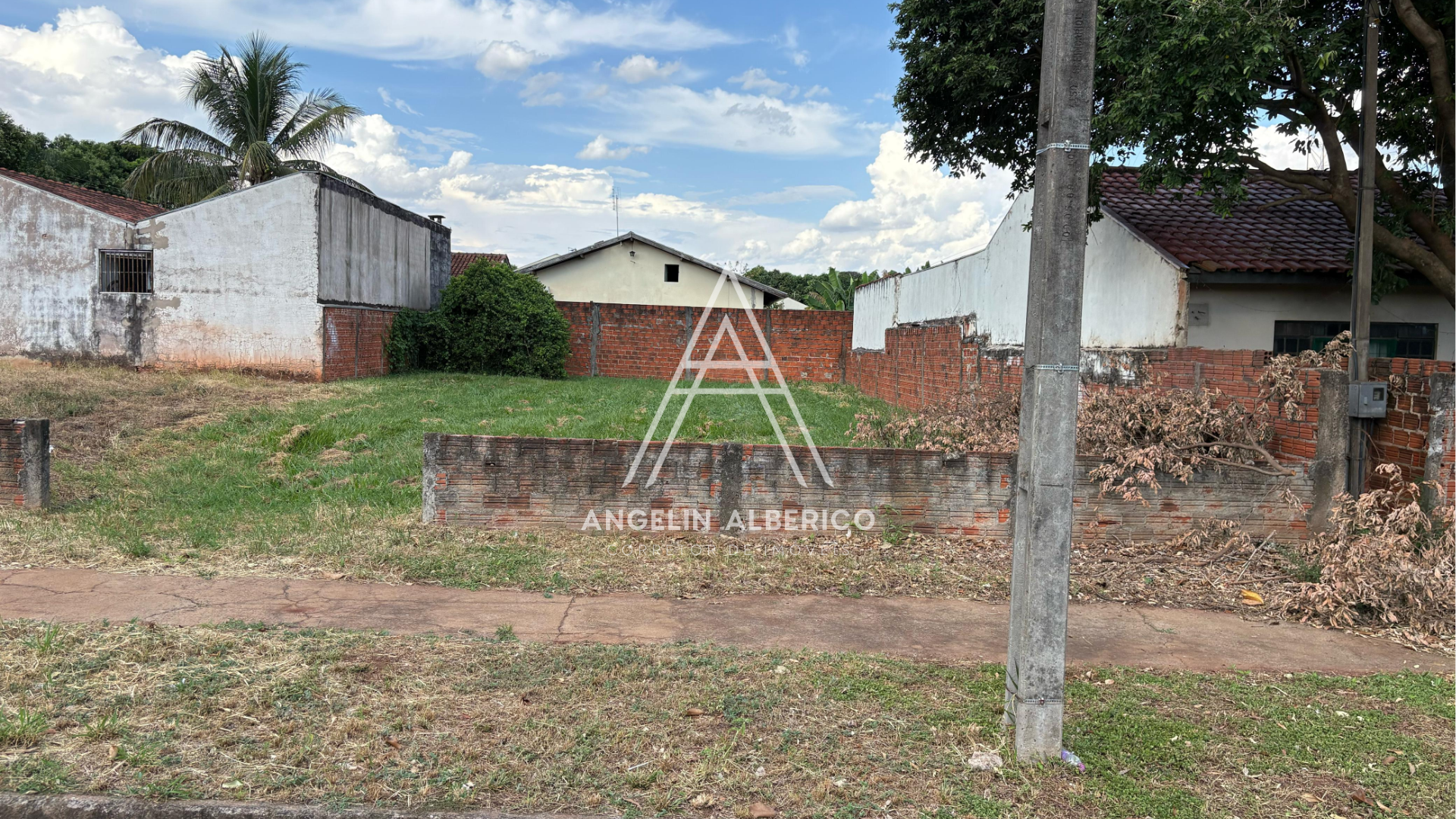 Terreno a Venda na Zona 06 em Cianorte PR