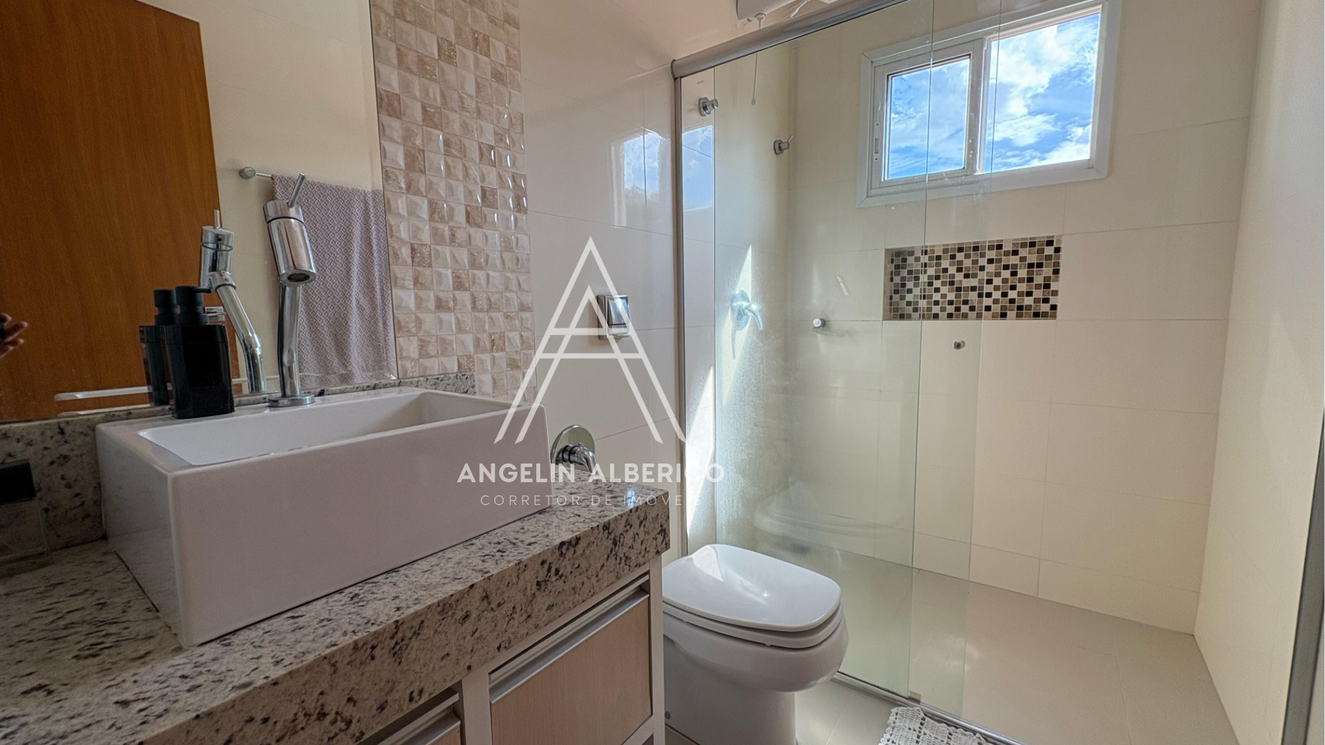 Sobrado a Venda na Zona 01 em Cianorte PR