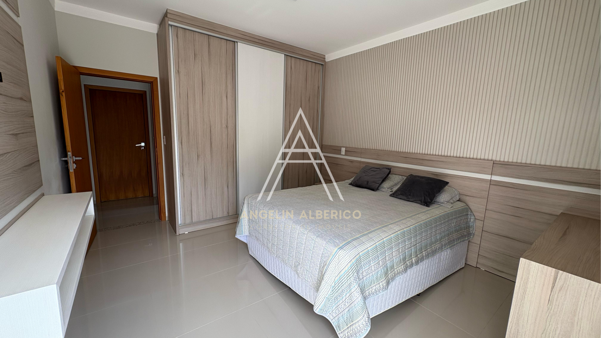 Sobrado a Venda na Zona 01 em Cianorte PR