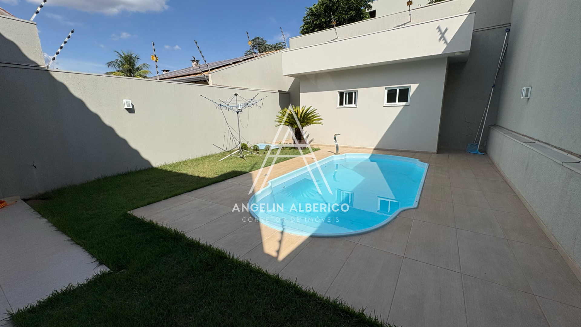 Sobrado a Venda na Zona 01 em Cianorte PR