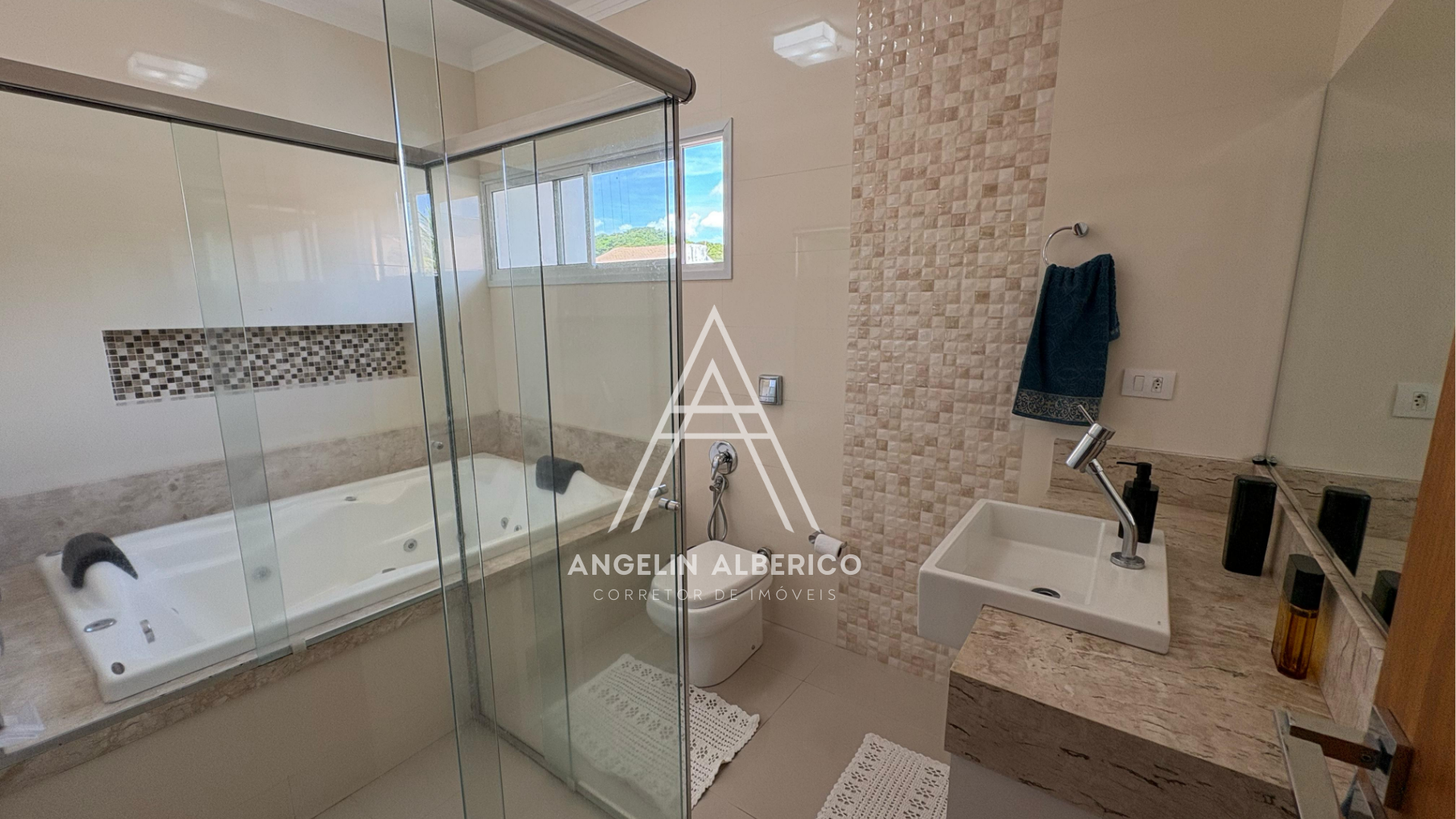 Sobrado a Venda na Zona 01 em Cianorte PR