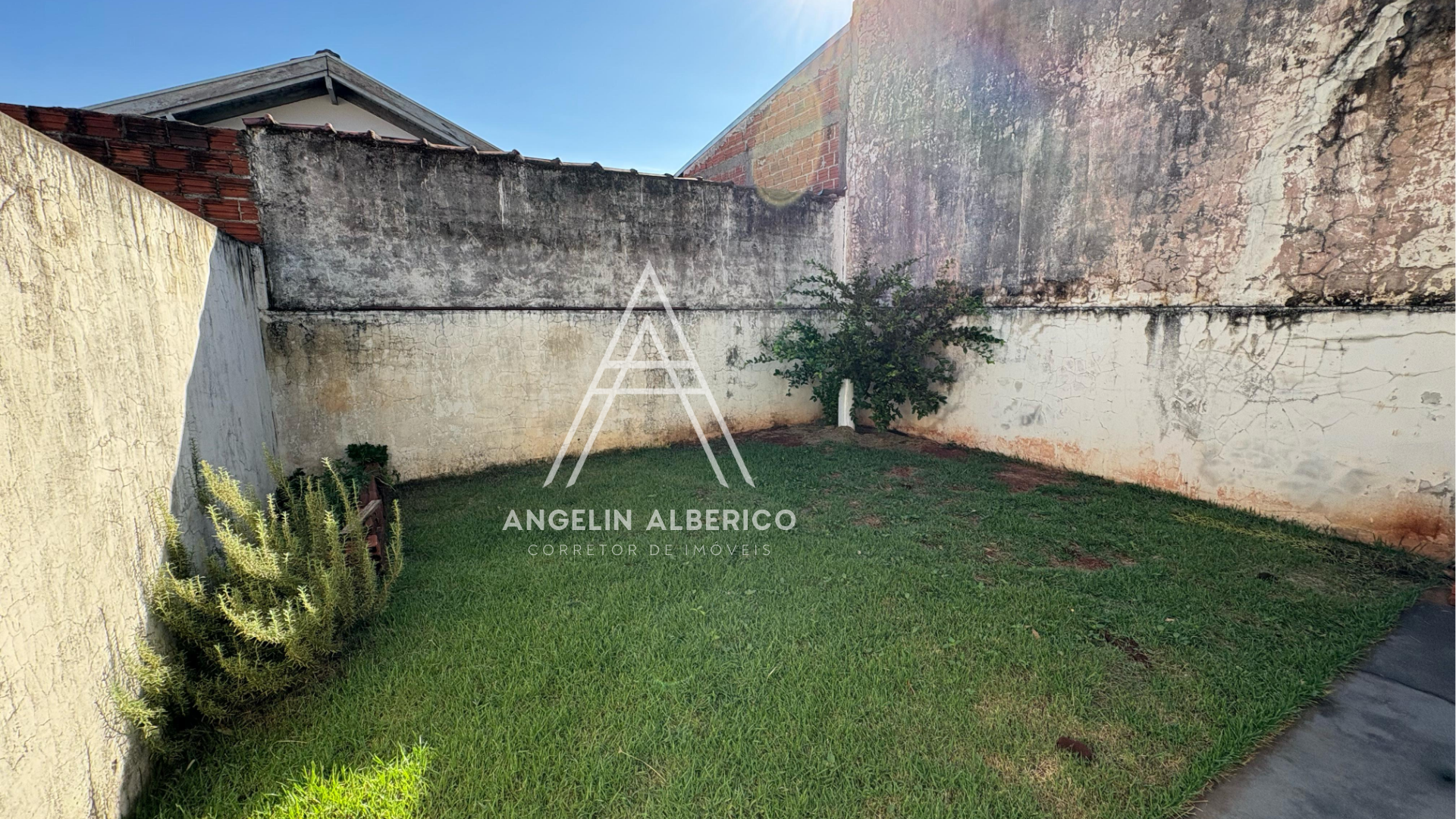 Linda Casa a Venda no Jardim Aeroporto em Cianorte PR