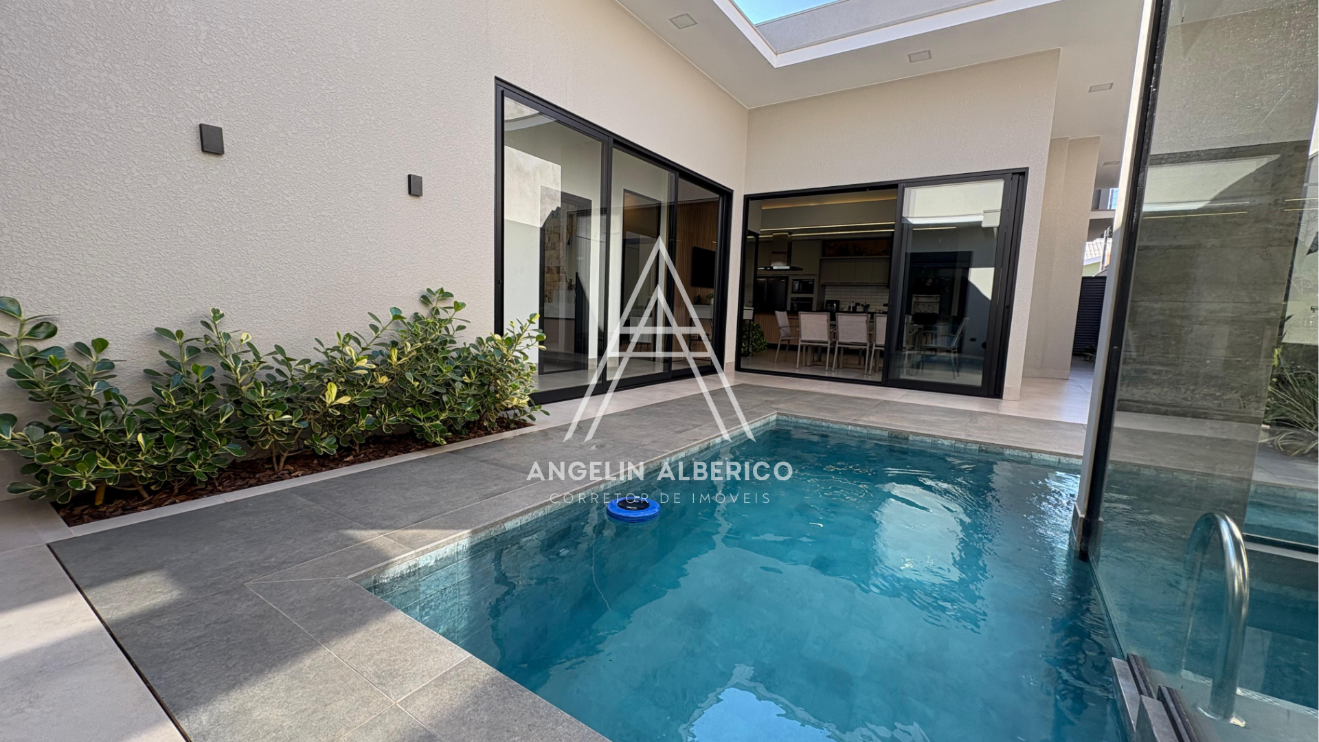 Casa a Venda Mobiliada no Condomínio Century Park em Cianorte PR