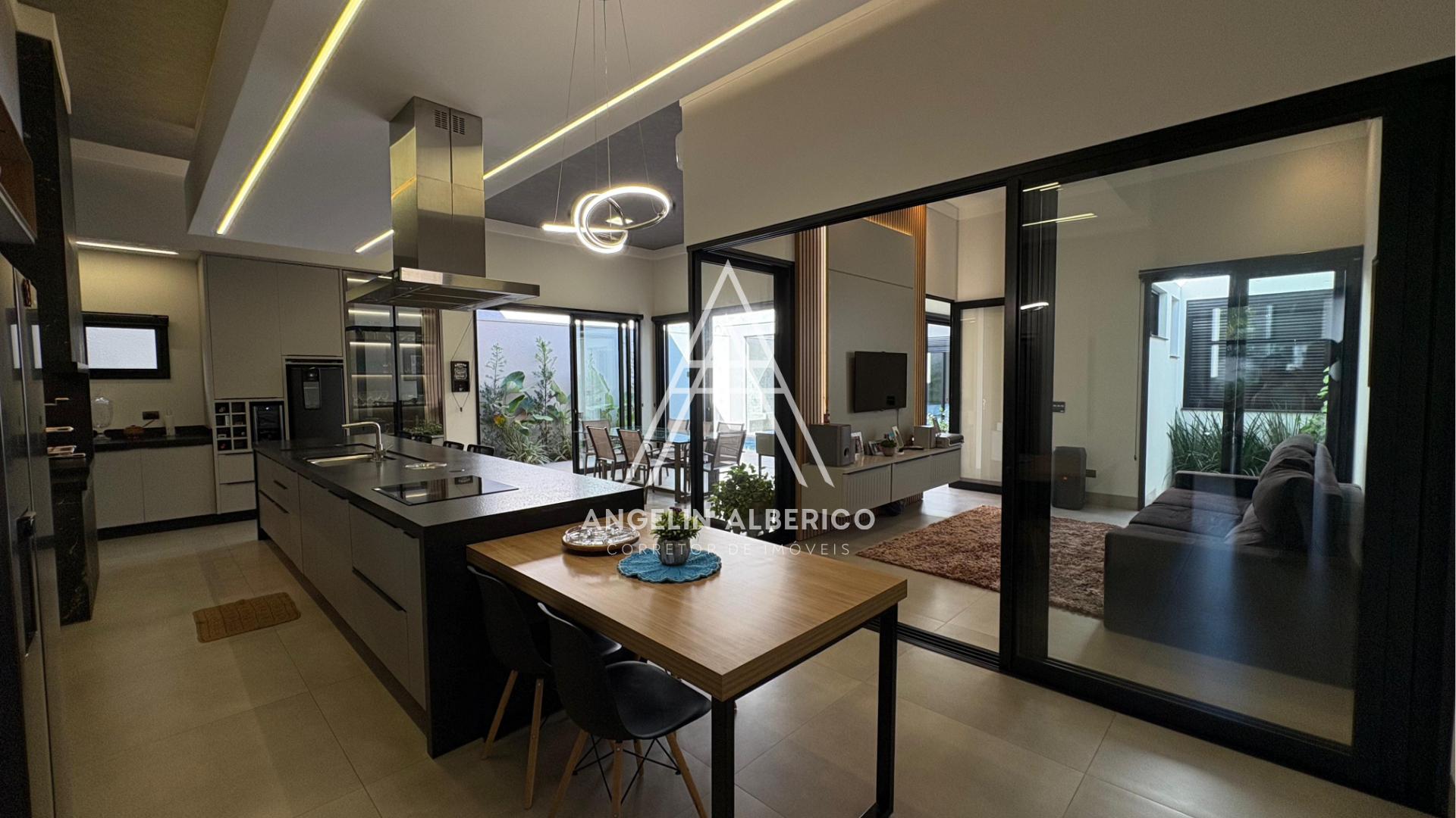 Casa a Venda Mobiliada no Condomínio Century Park em Cianorte PR