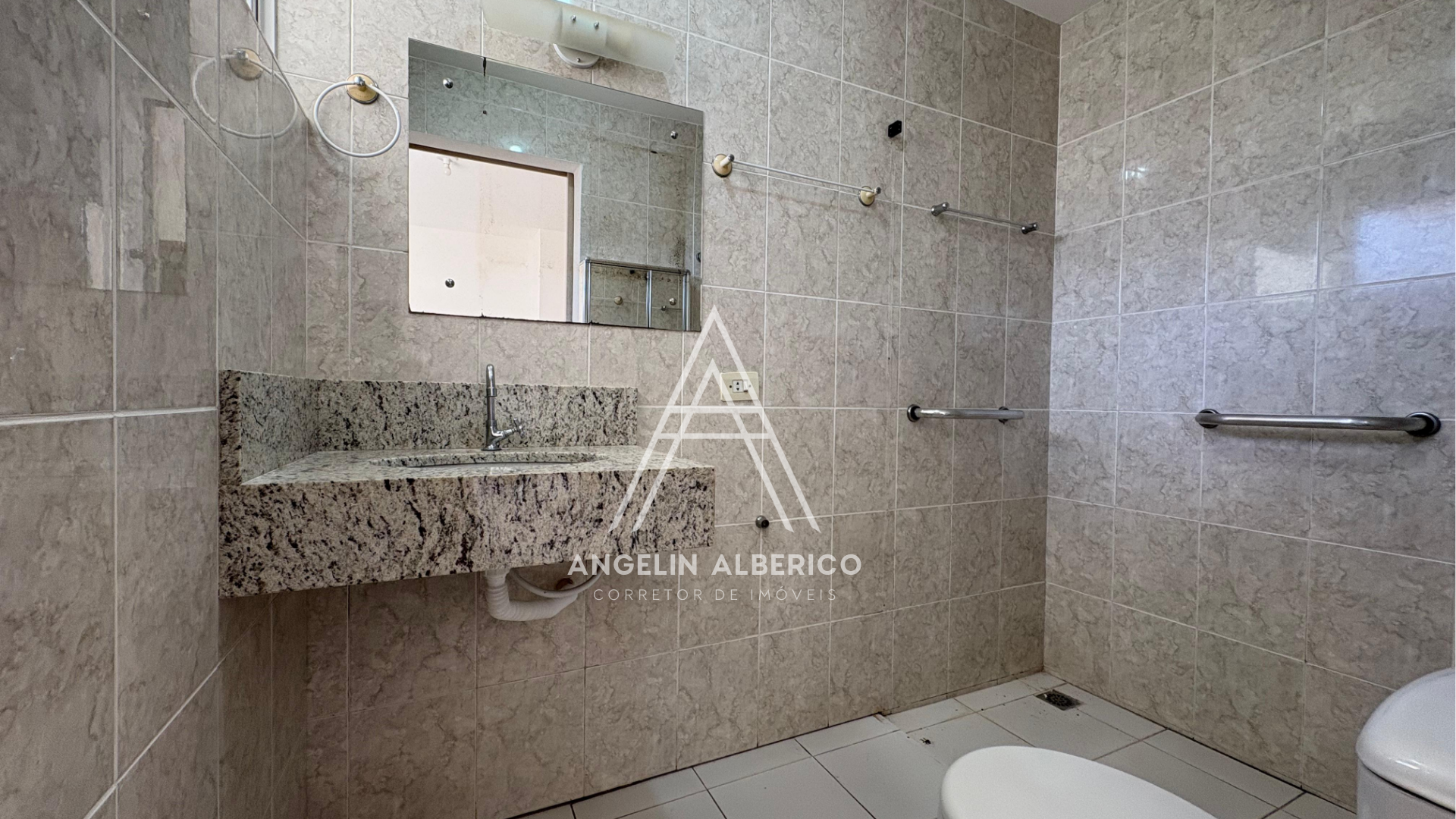 Apartamento a Venda na Zona 02 em Cianorte PR