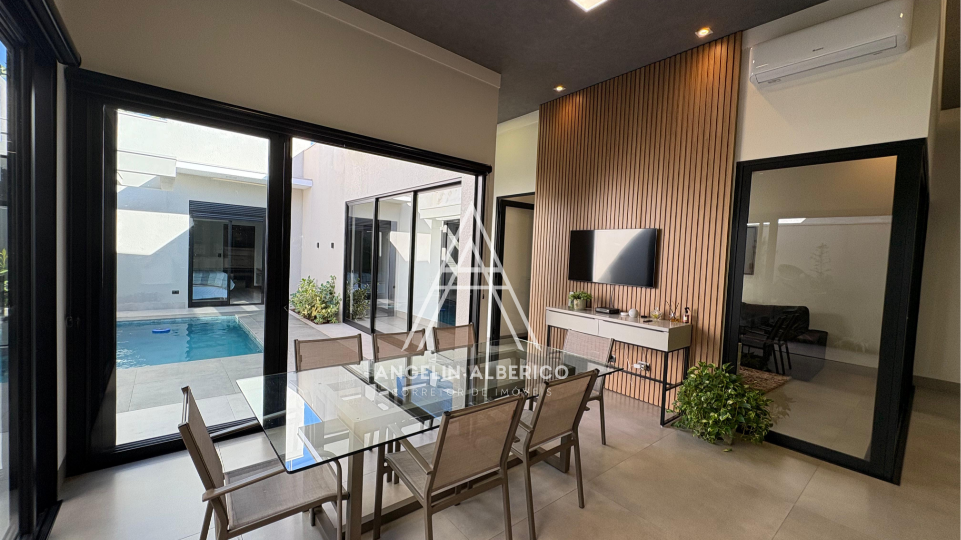 Casa a Venda Mobiliada no Condomínio Century Park em Cianorte PR