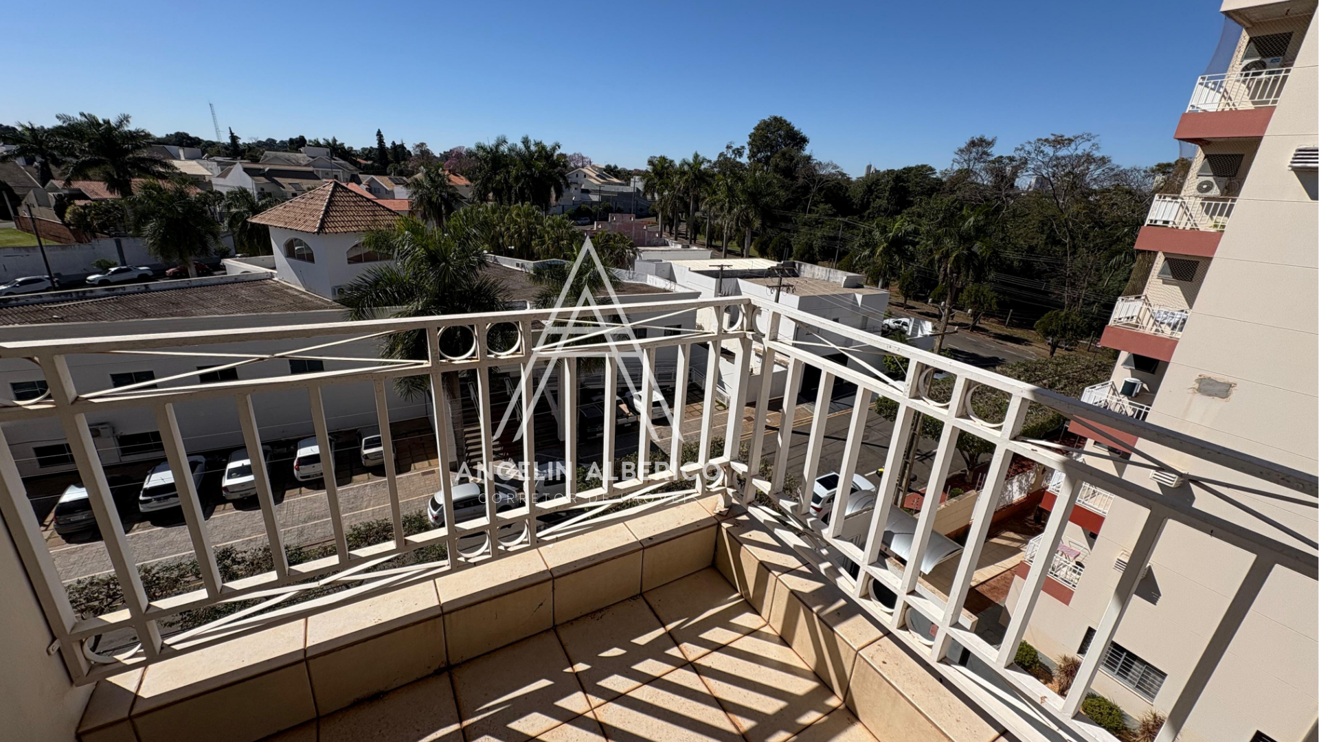 Apartamento a Venda na Zona 02 em Cianorte PR