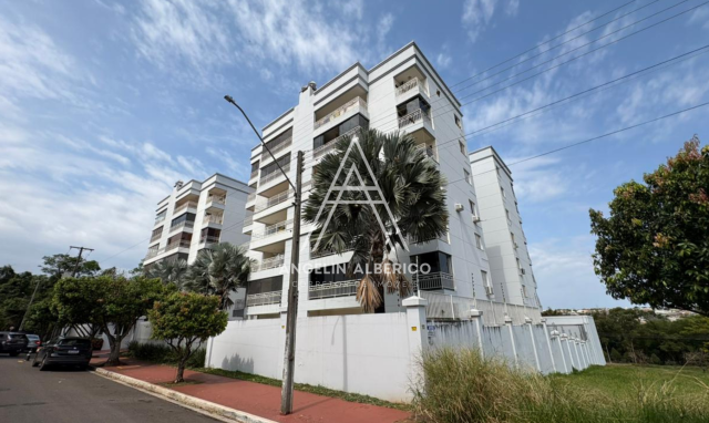 Apartamento a Venda com Móveis Planejados na Zona 02 em Cianorte PR