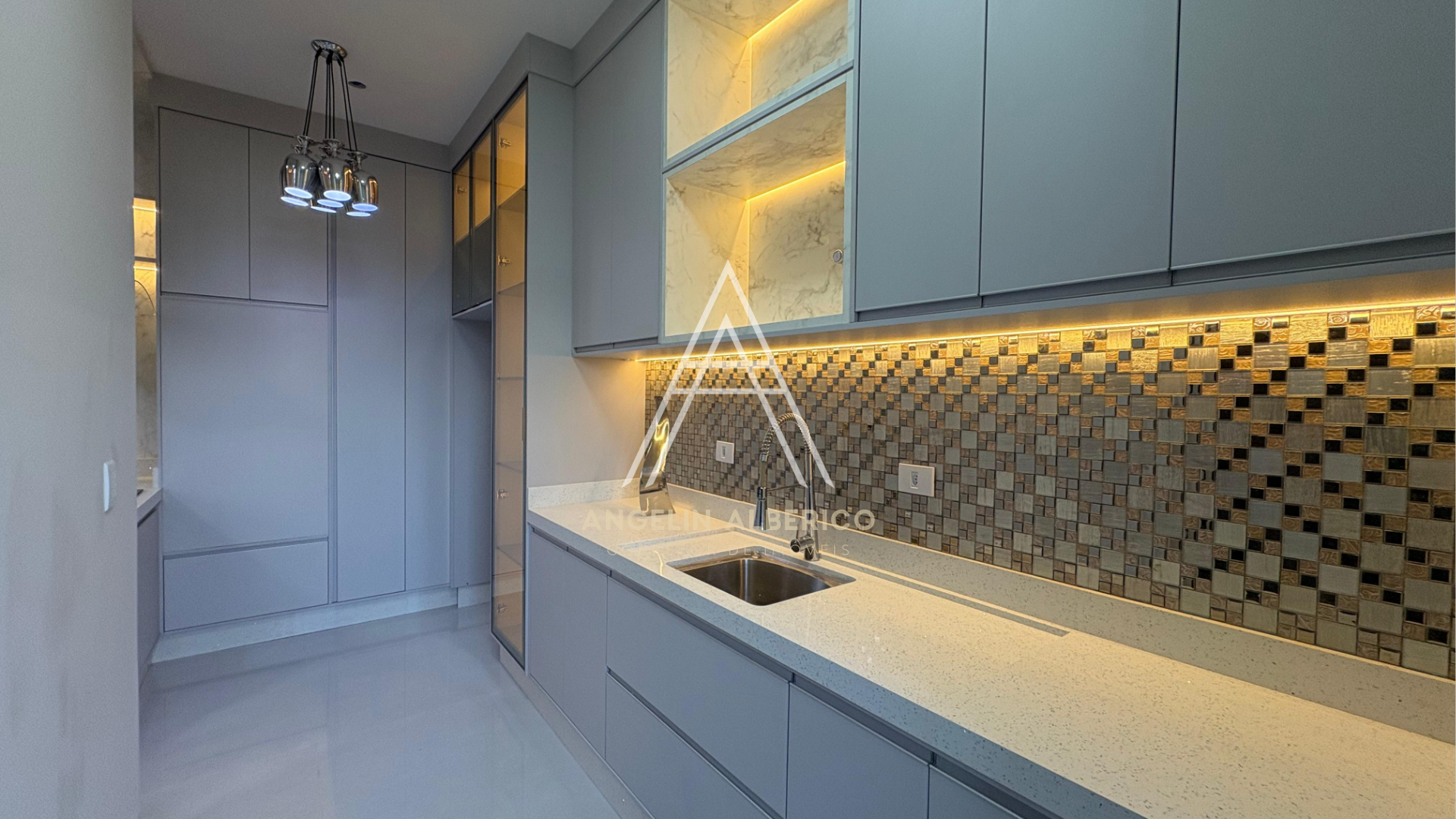 Casa de Alto Padrão a Venda  com Móveis Planejados no Jardim Atlântico em Cianorte PR