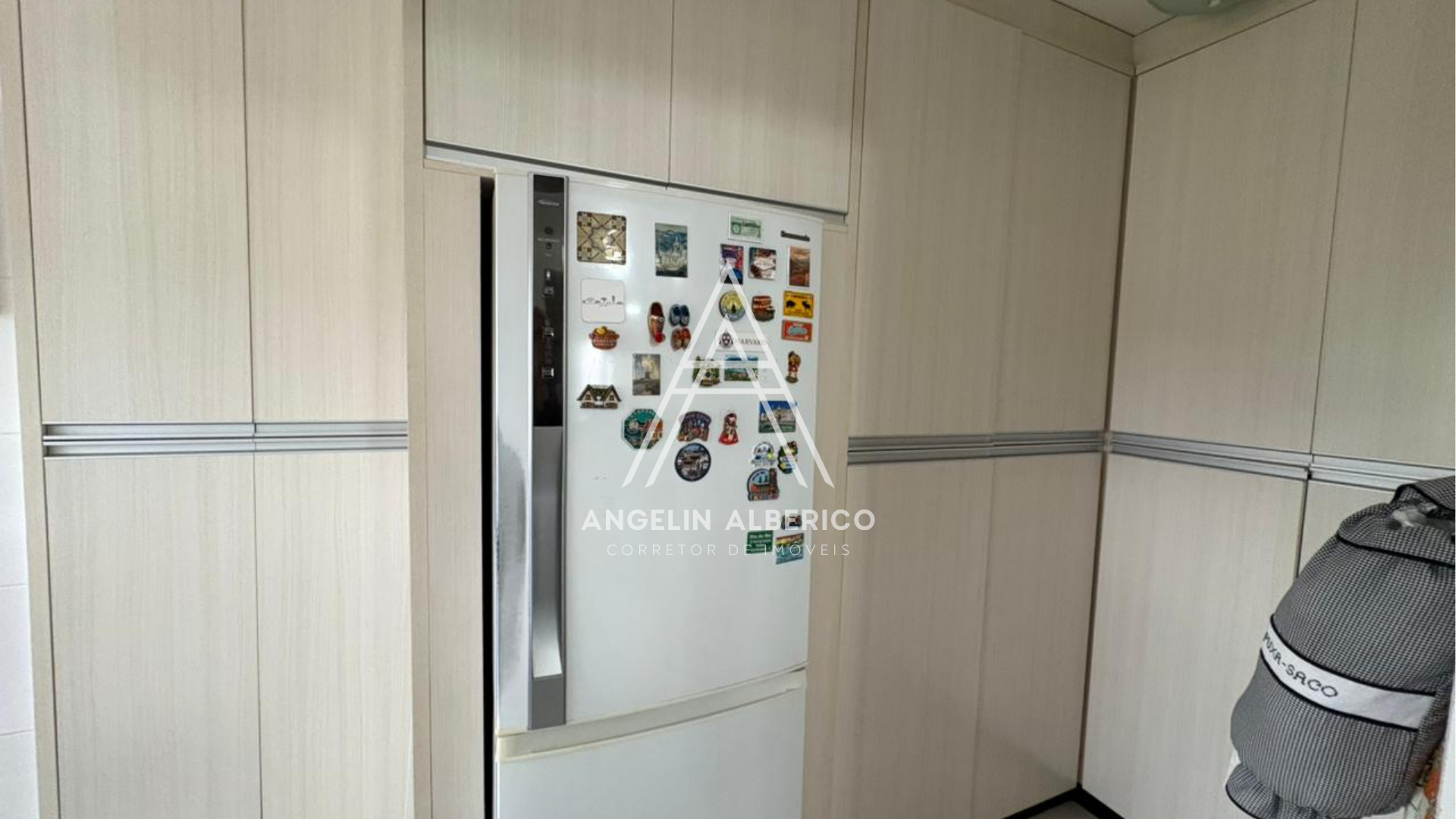 Apartamento a Venda com Móveis Planejados na Zona 02 em Cianorte PR