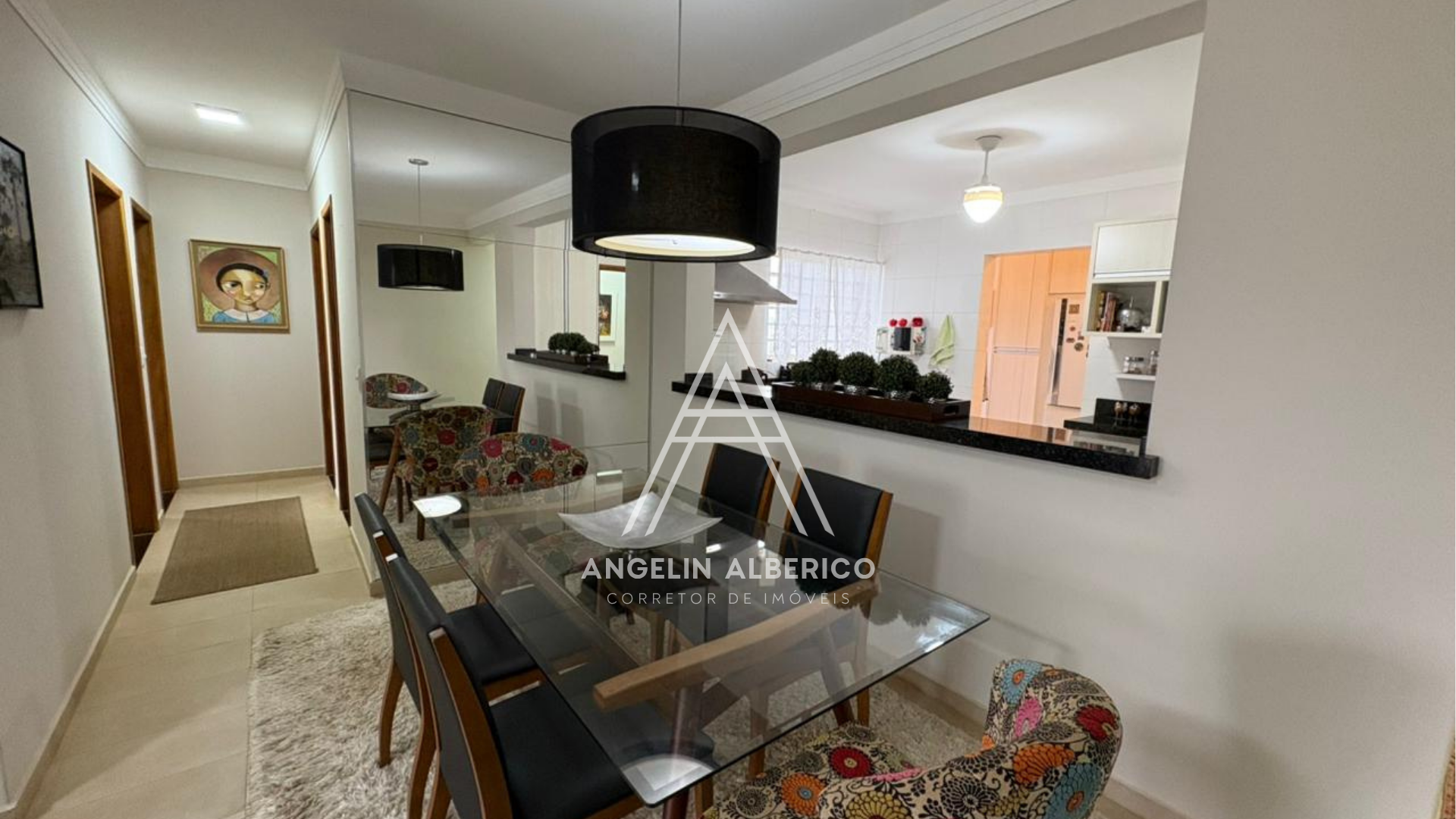 Apartamento a Venda com Móveis Planejados na Zona 02 em Cianorte PR