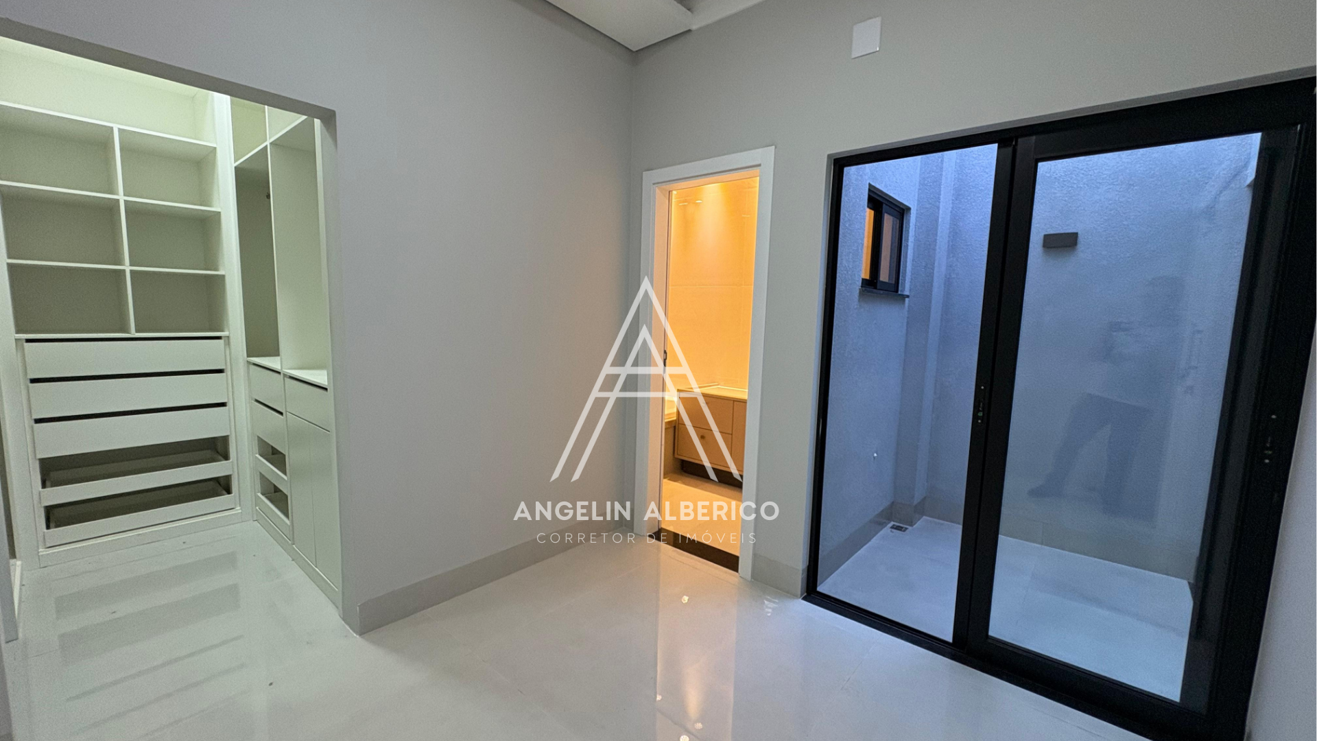 Casa de Alto Padrão a Venda  com Móveis Planejados no Jardim Atlântico em Cianorte PR