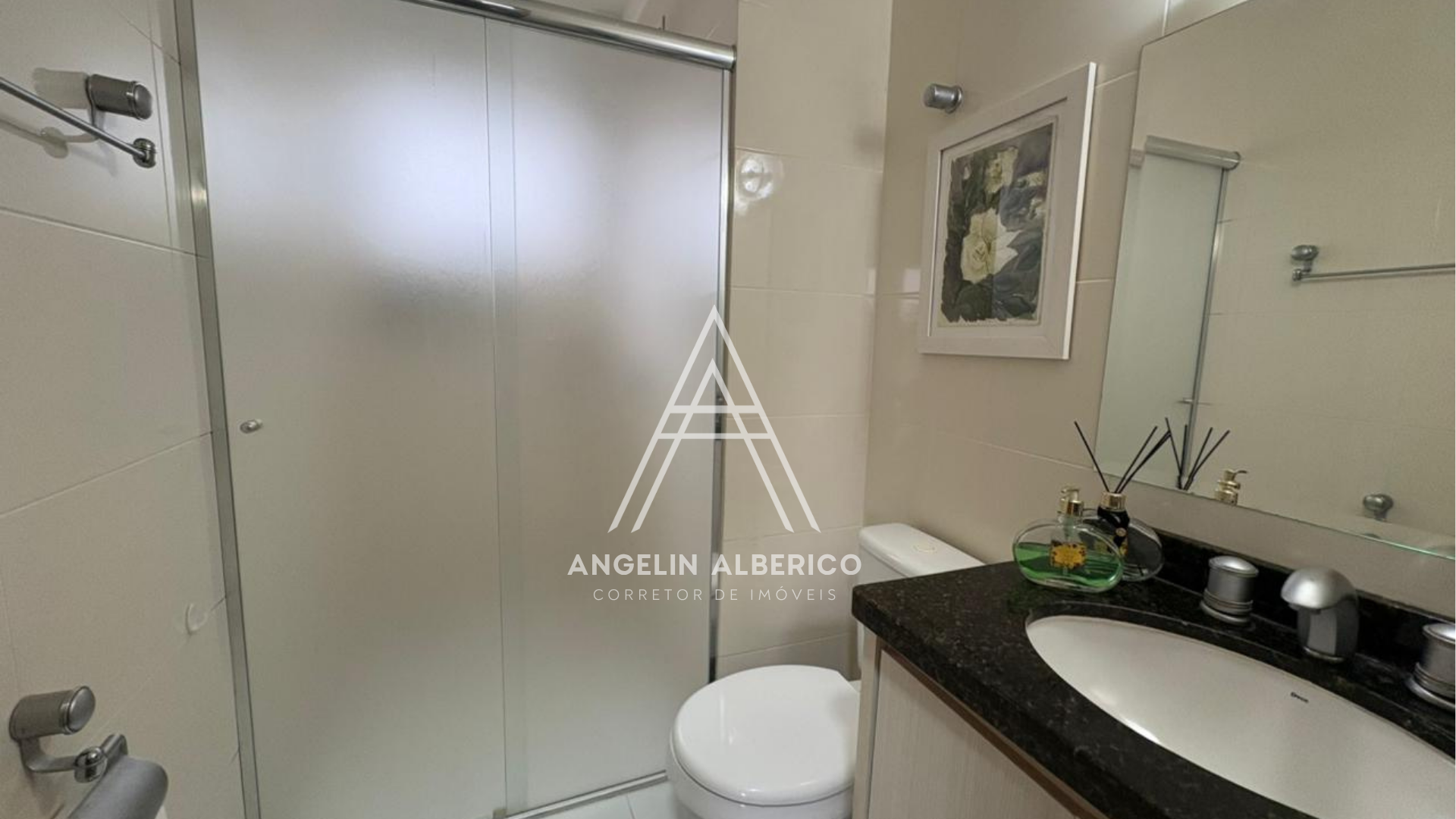 Apartamento a Venda com Móveis Planejados na Zona 02 em Cianorte PR