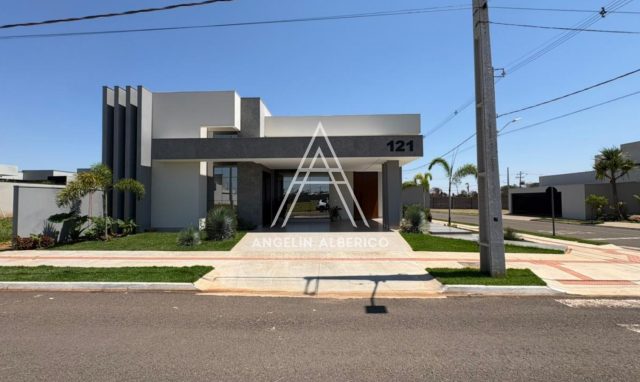 Casa de Alto Padrão a Venda no Condomínio Nabhan em Cianorte