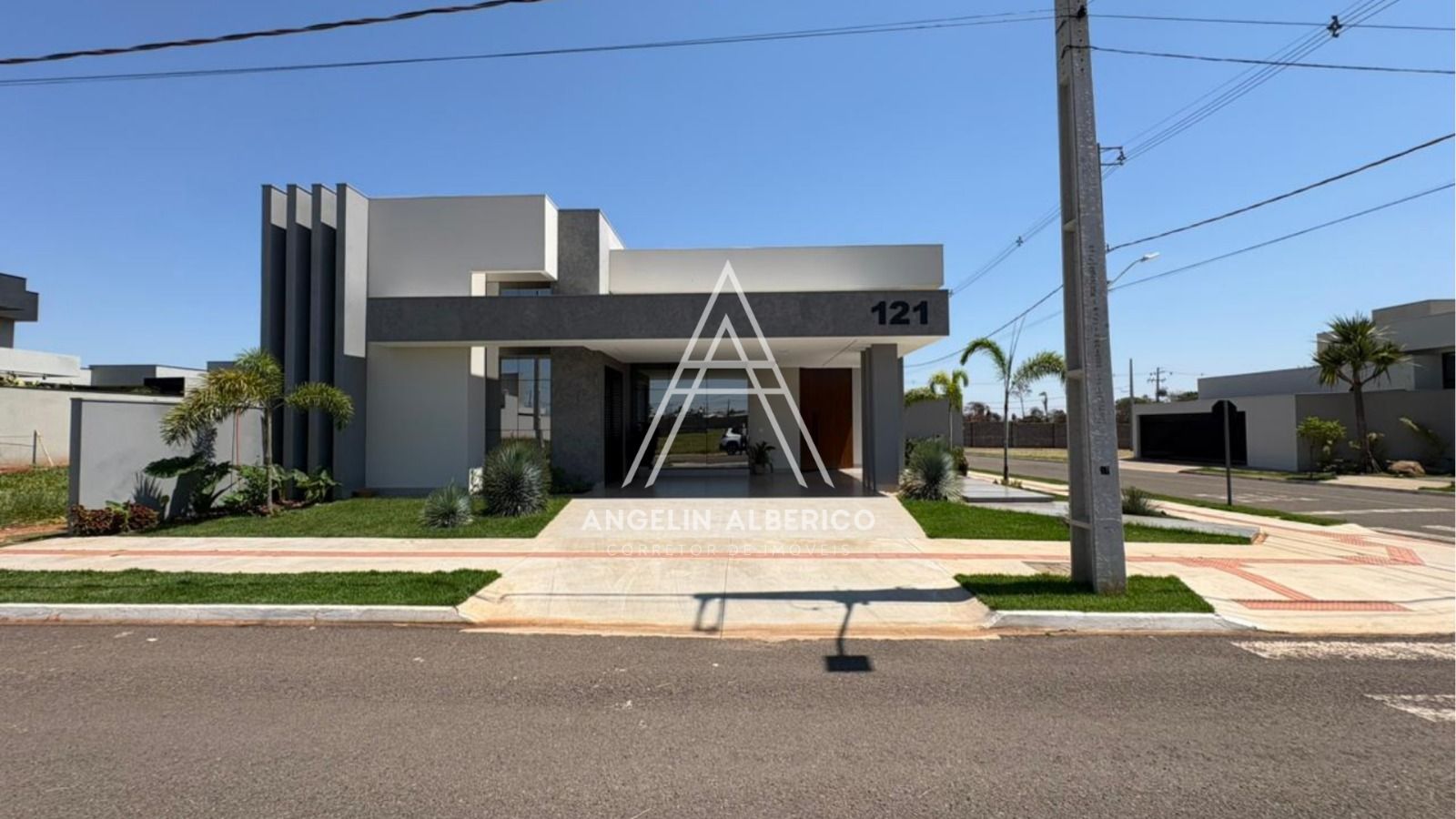 Casa de Alto Padrão a Venda no Condomínio Nabhan em Cianorte