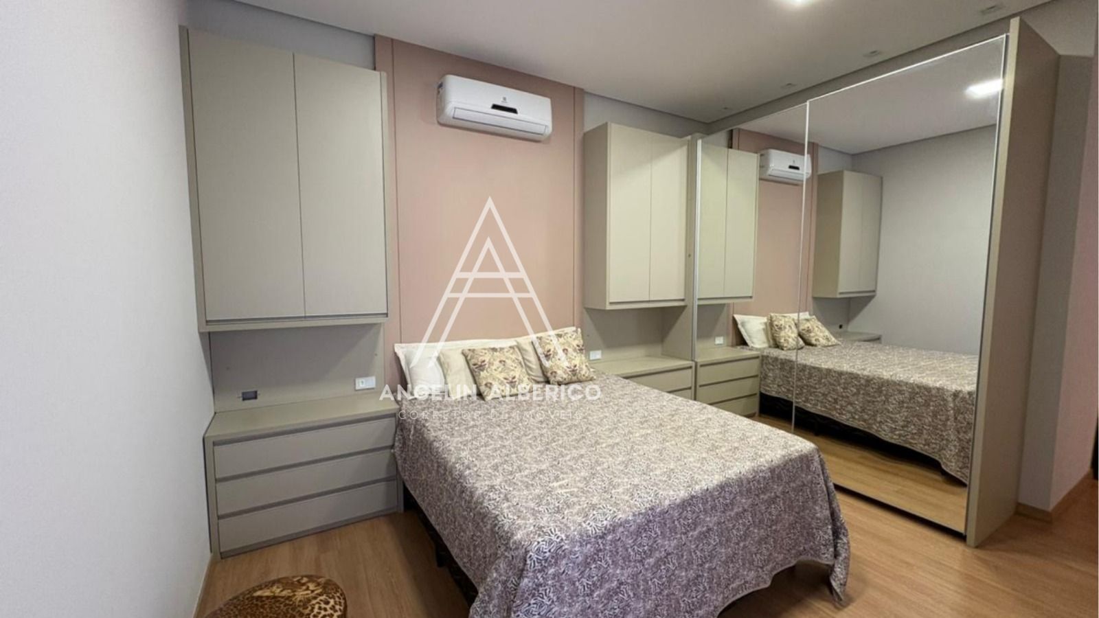 Casa de Alto Padrão a Venda no Condomínio Nabhan em Cianorte