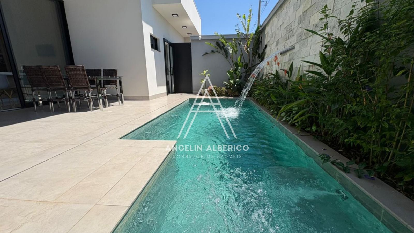 Casa de Alto Padrão a Venda no Condomínio Nabhan em Cianorte