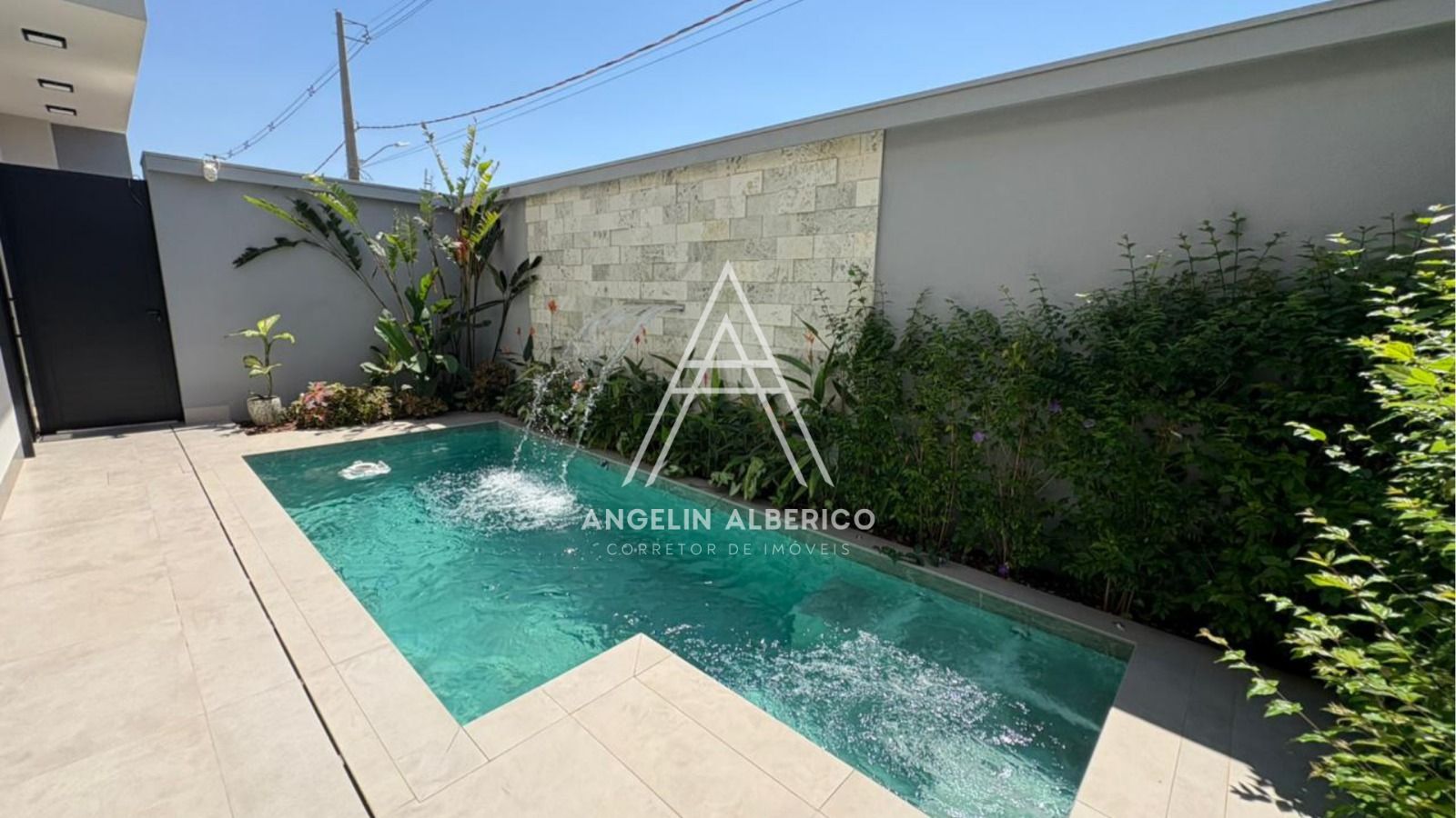 Casa de Alto Padrão a Venda no Condomínio Nabhan em Cianorte