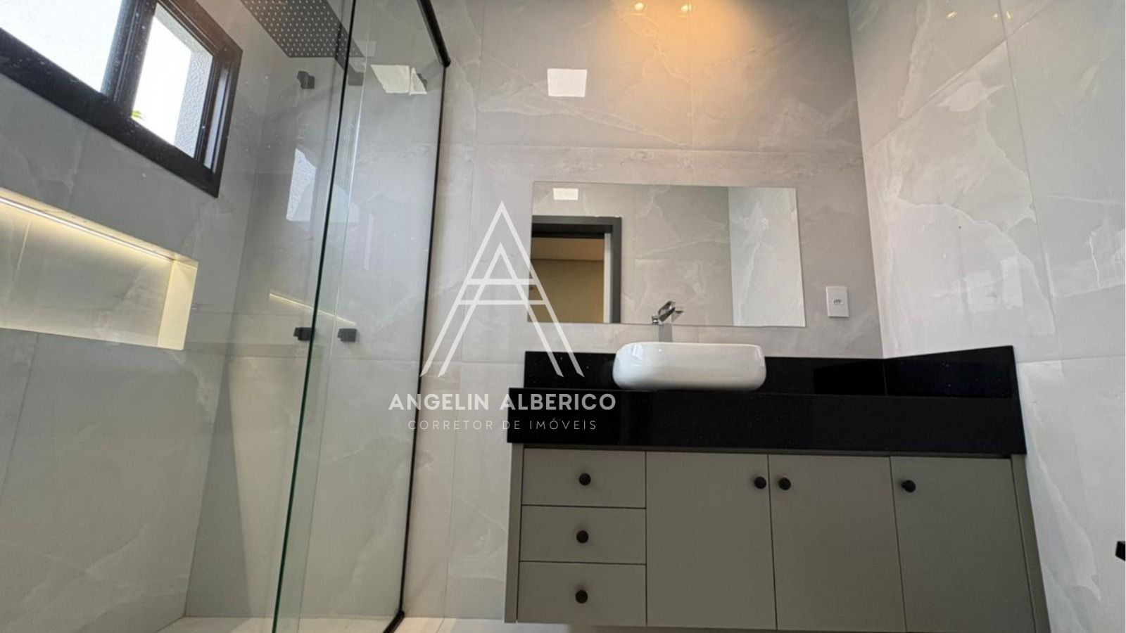 Casa de Alto Padrão a Venda no Condomínio Nabhan em Cianorte