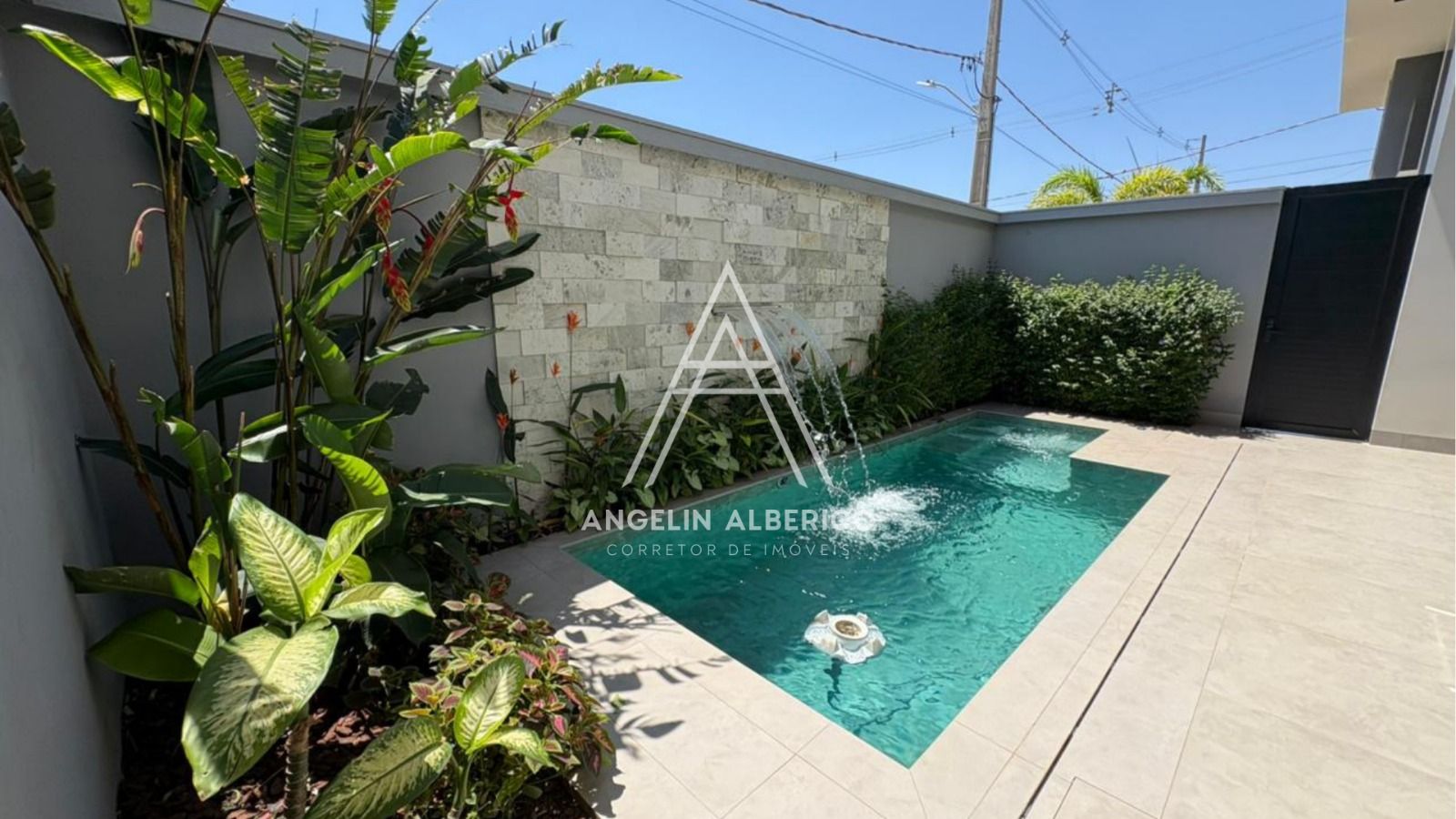 Casa de Alto Padrão a Venda no Condomínio Nabhan em Cianorte