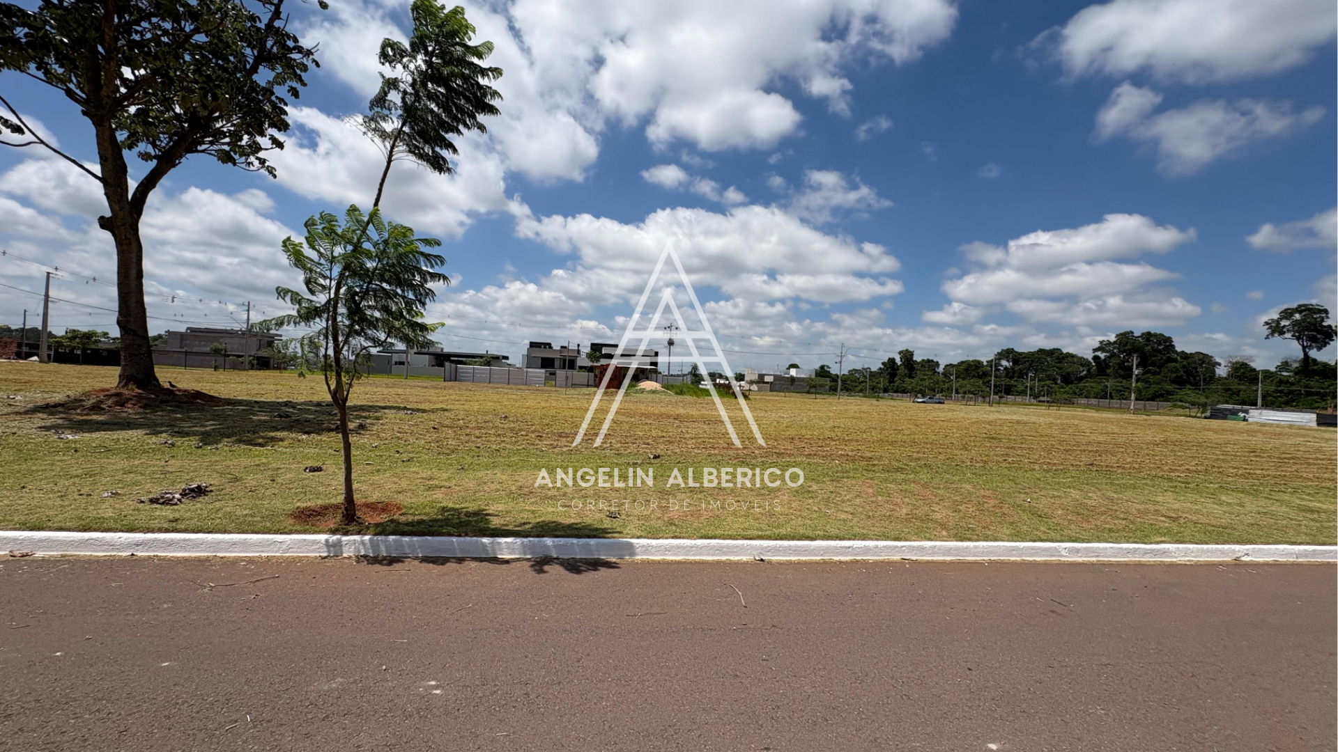 Terreno a Venda no Condomínio Bougainville  Resort em Cianorte PR