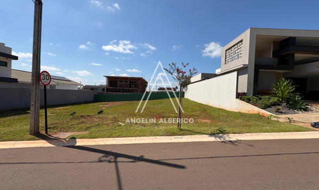 Terreno a Venda no Condomínio Resort Forest Hill em Cianorte PR