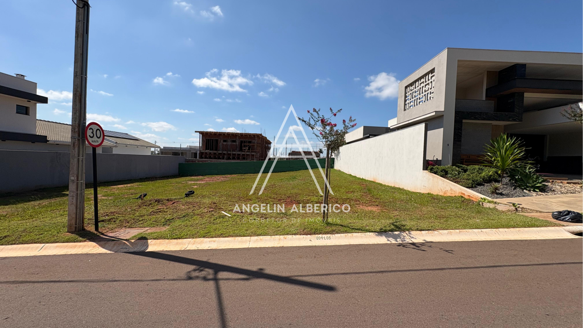 Terreno a Venda no Condomínio Resort Forest Hill em Cianorte PR