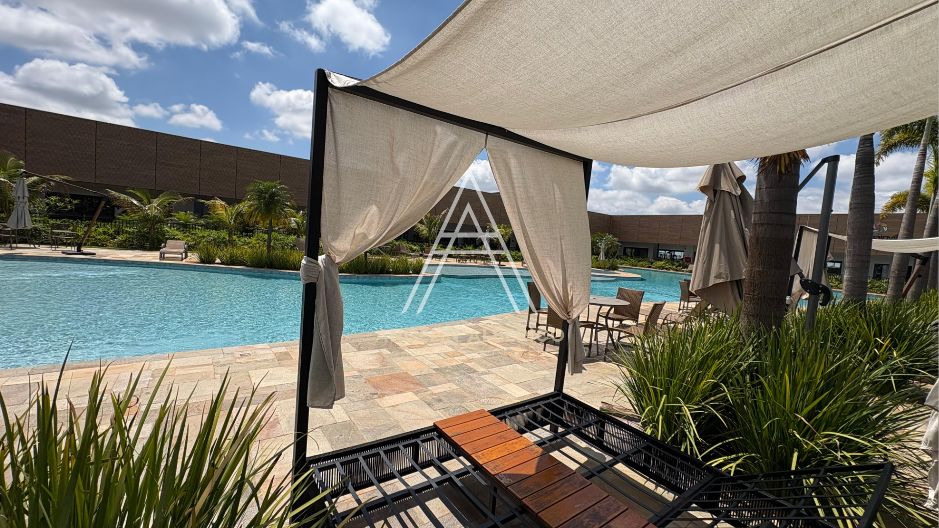 Terreno a Venda no Condomínio Bougainville  Resort em Cianorte PR