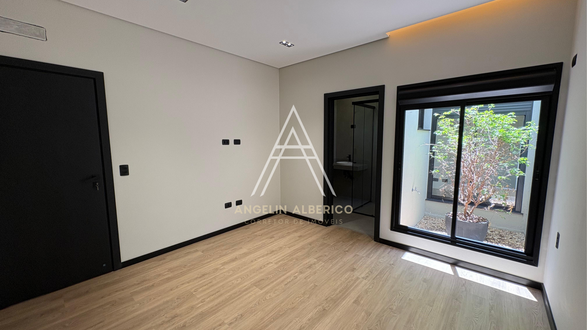 Casa de Alto Padrão a Venda no Condomínio Ipanema em Cianorte