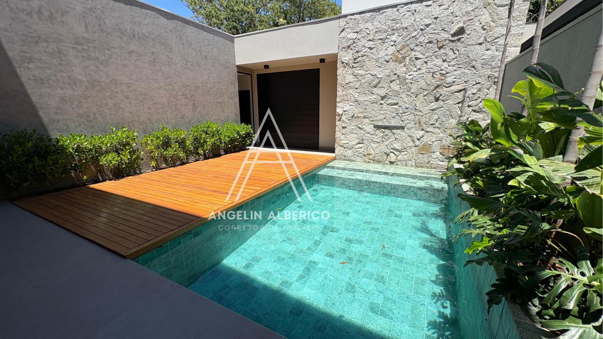 Casa de Alto Padrão a Venda no Condomínio Ipanema em Cianorte