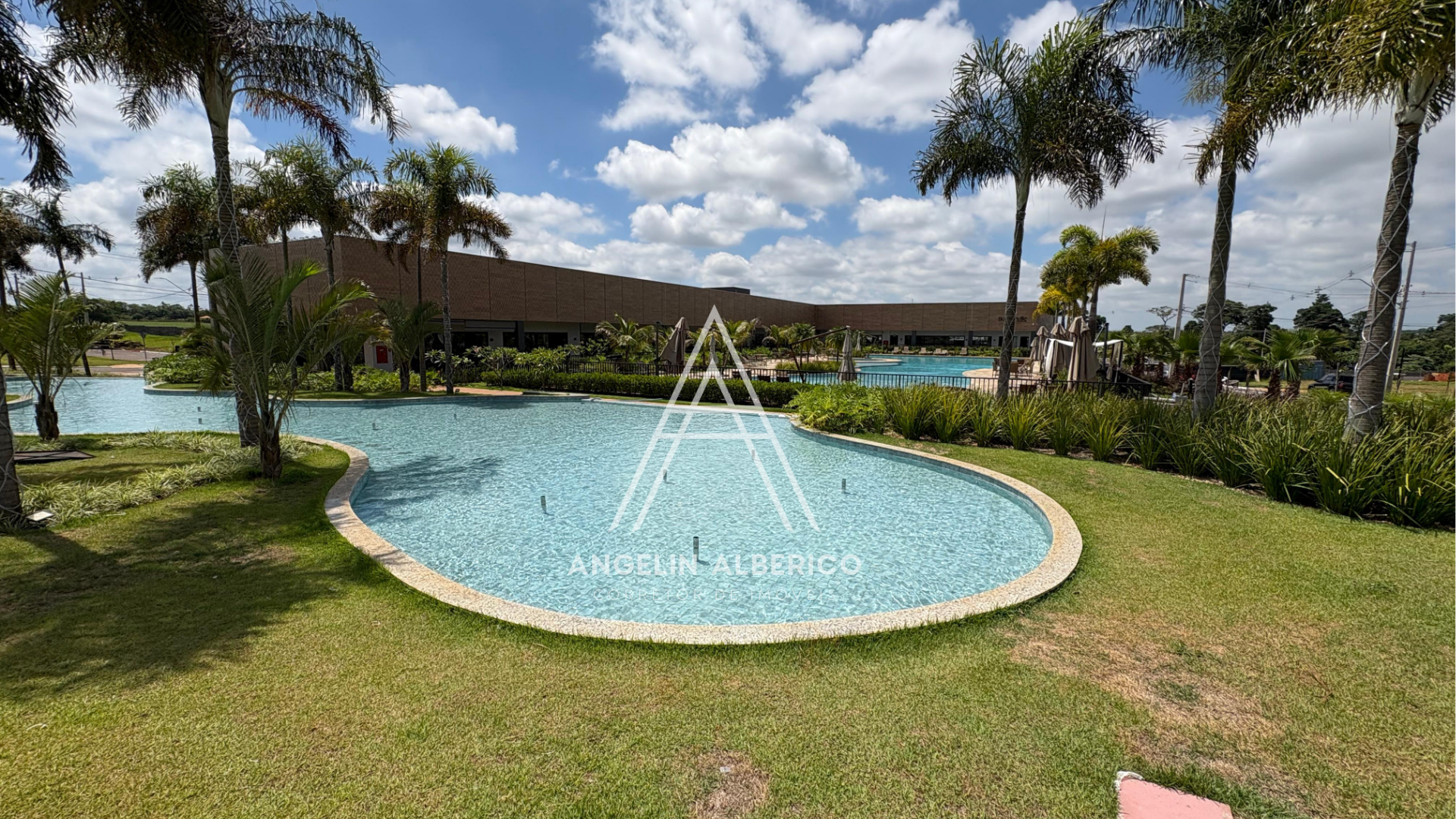 Terreno a Venda no Condomínio Bougainville  Resort em Cianorte PR