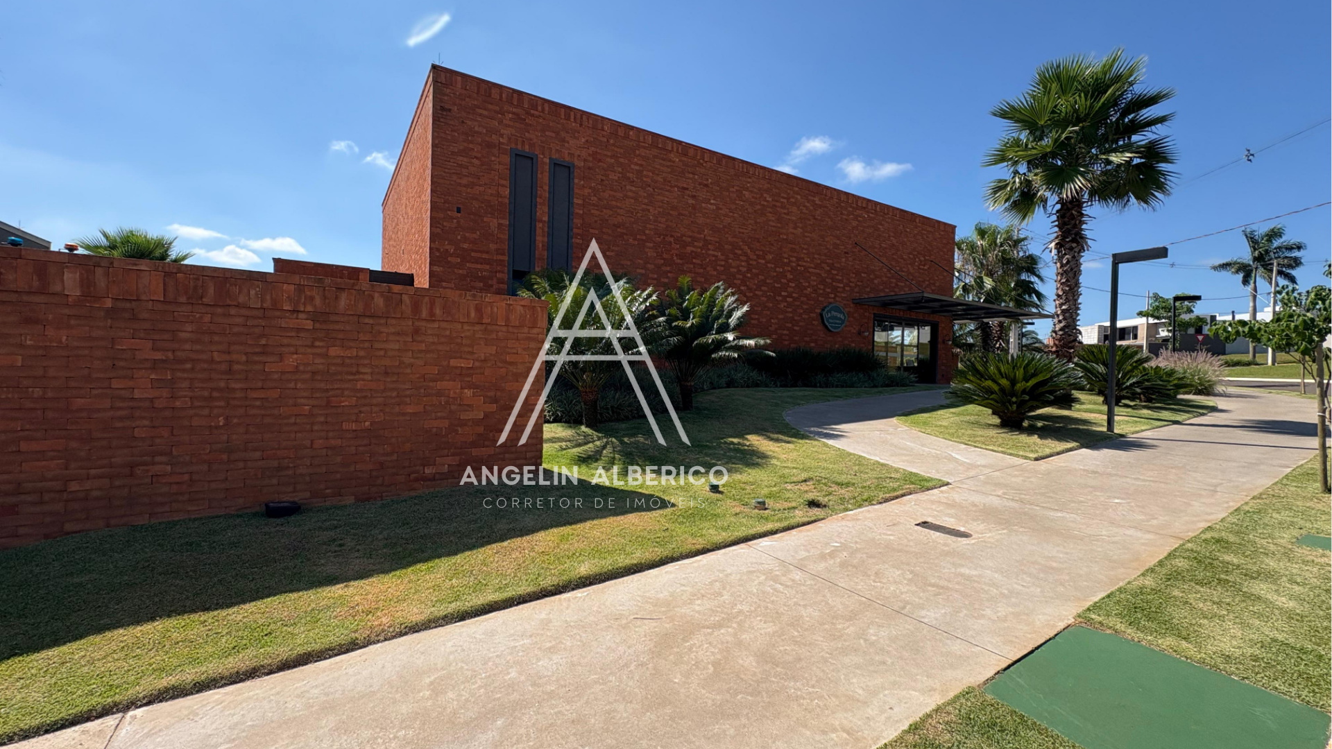 Terreno a Venda no Condomínio Resort Forest Hill em Cianorte PR