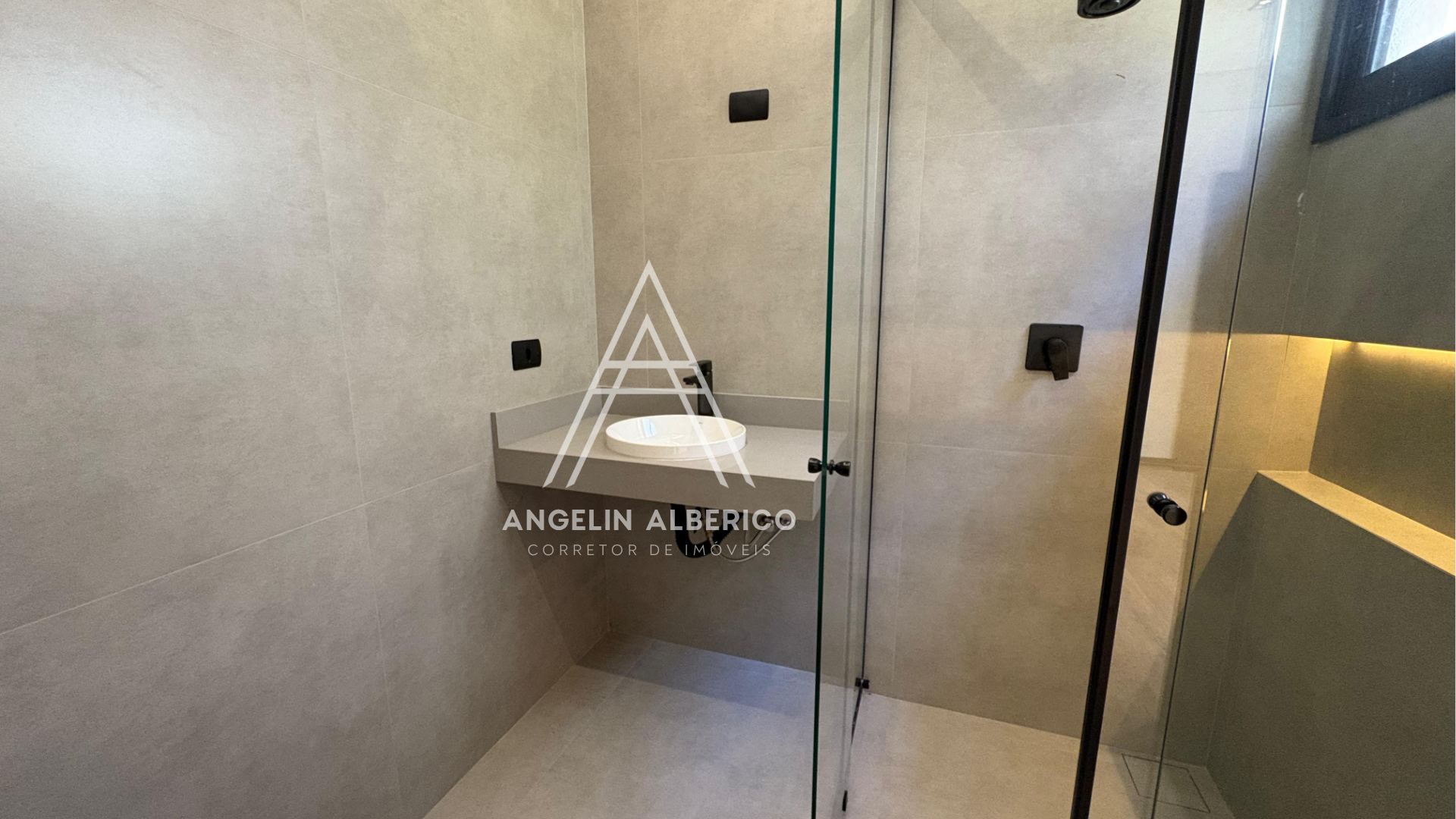 Casa de Alto Padrão a Venda no Condomínio Ipanema em Cianorte