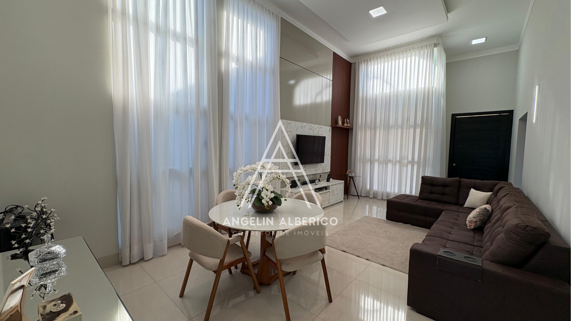 Casa a Venda Mobiliada no Jardim Itália em Cianorte PR