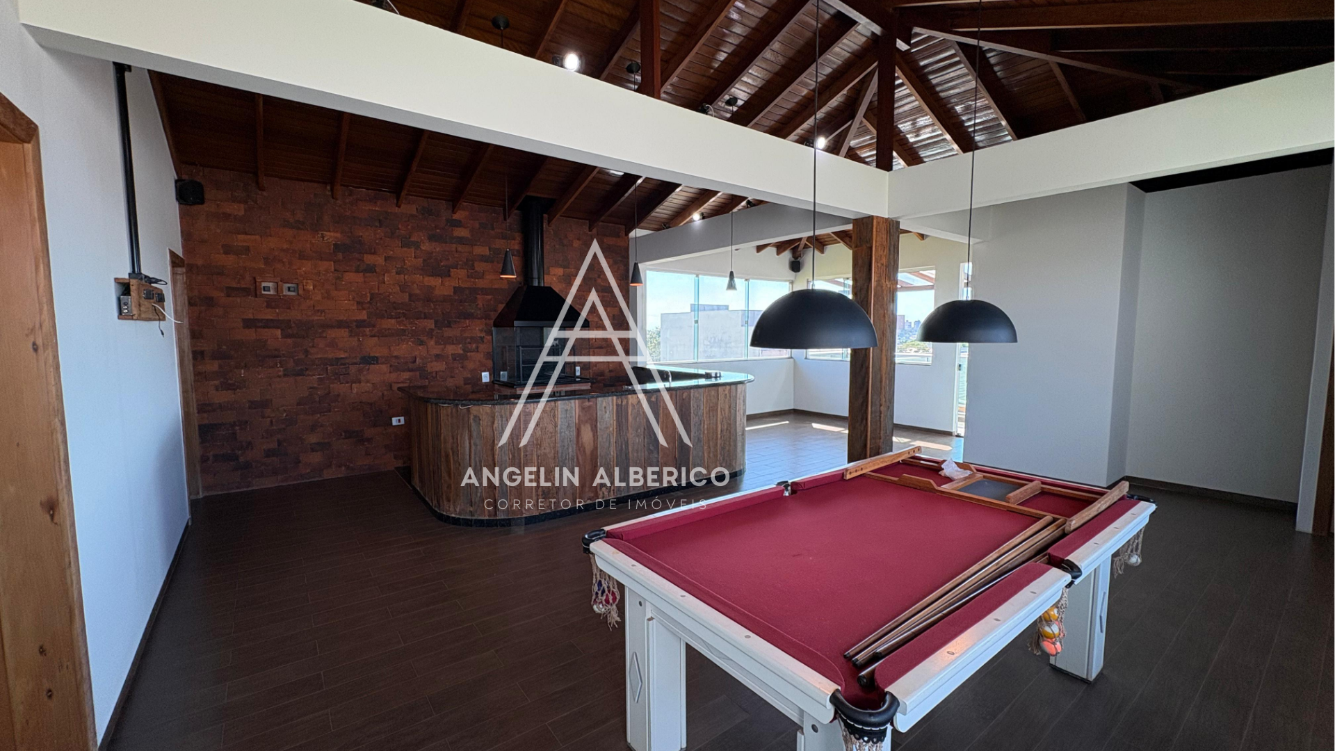 Sobrado a Venda com Móveis Planejados no Jardim Universidade em Cianorte PR