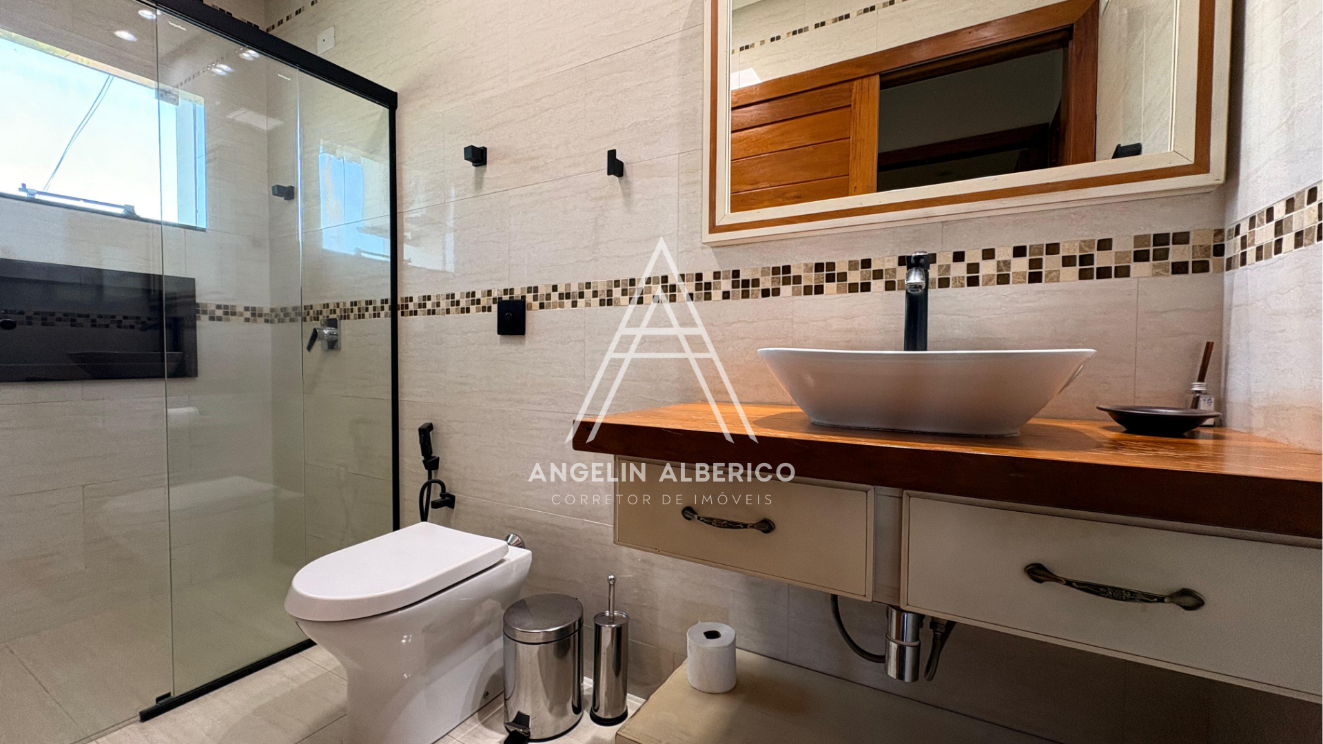 Sobrado a Venda com Móveis Planejados no Jardim Universidade em Cianorte PR