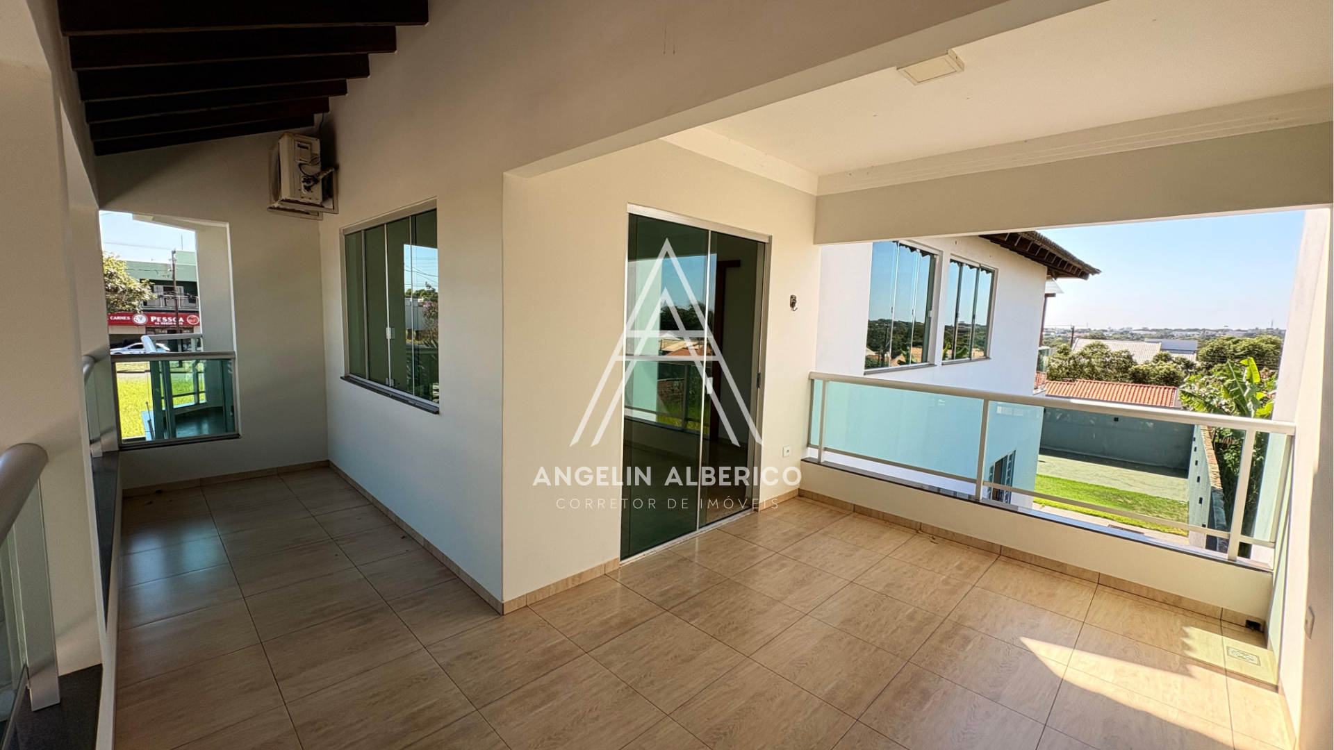 Sobrado a Venda com Móveis Planejados no Jardim Universidade em Cianorte PR