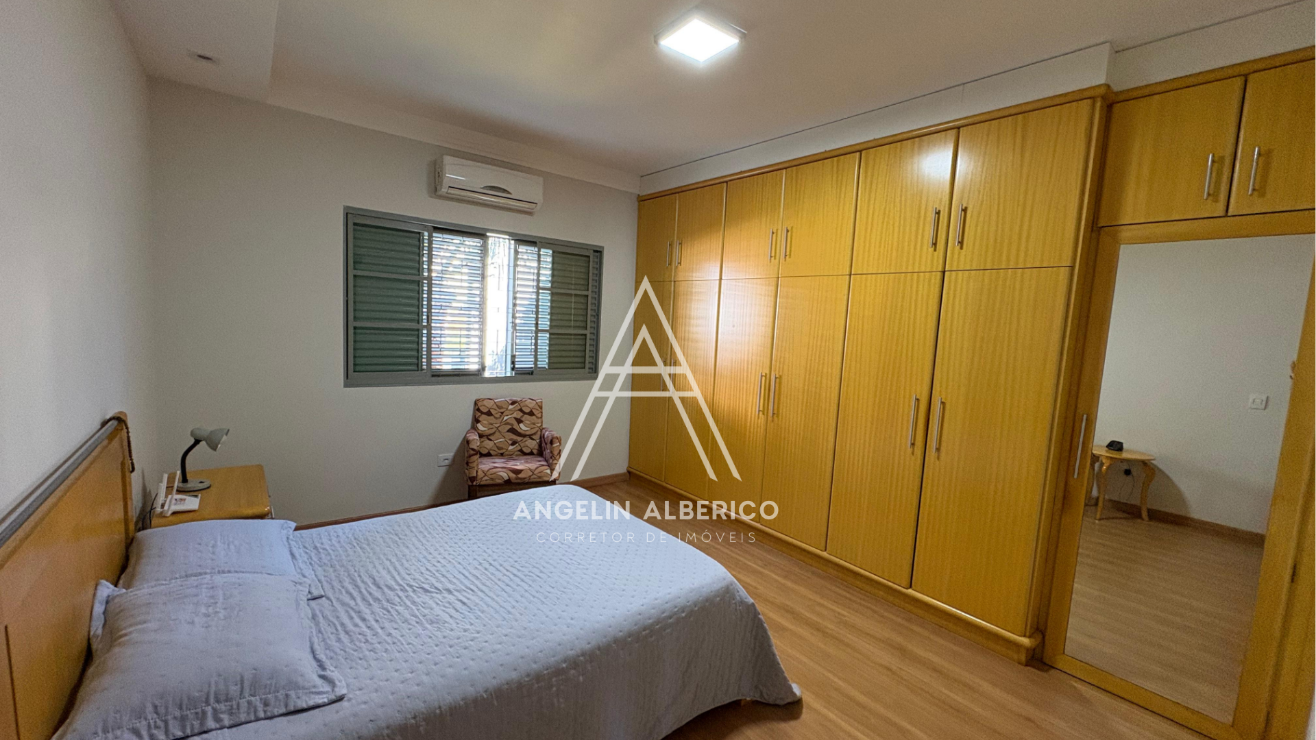 Sobrado a Venda com Móveis Planejados no Jardim Universidade em Cianorte PR