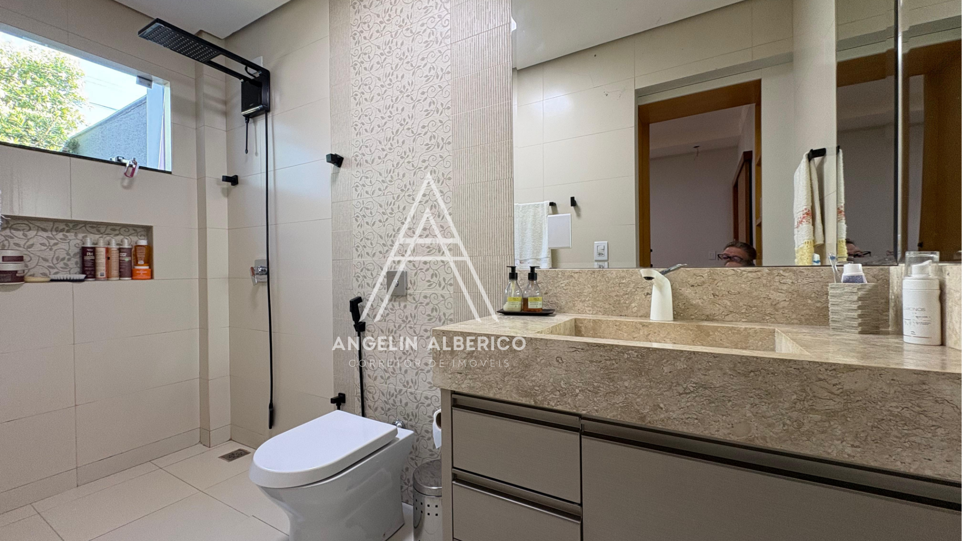 Sobrado a Venda com Móveis Planejados no Jardim Universidade em Cianorte PR