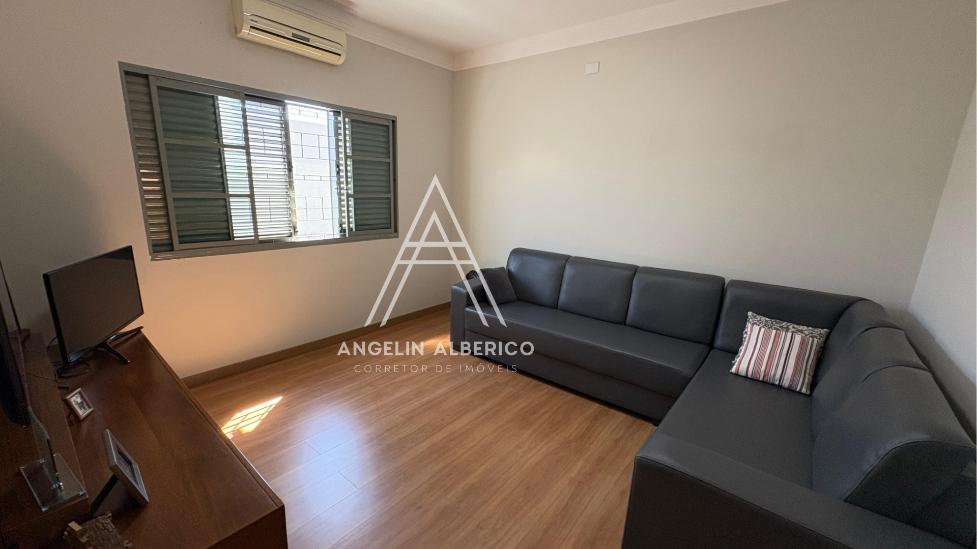 Sobrado a Venda com Móveis Planejados no Jardim Universidade em Cianorte PR