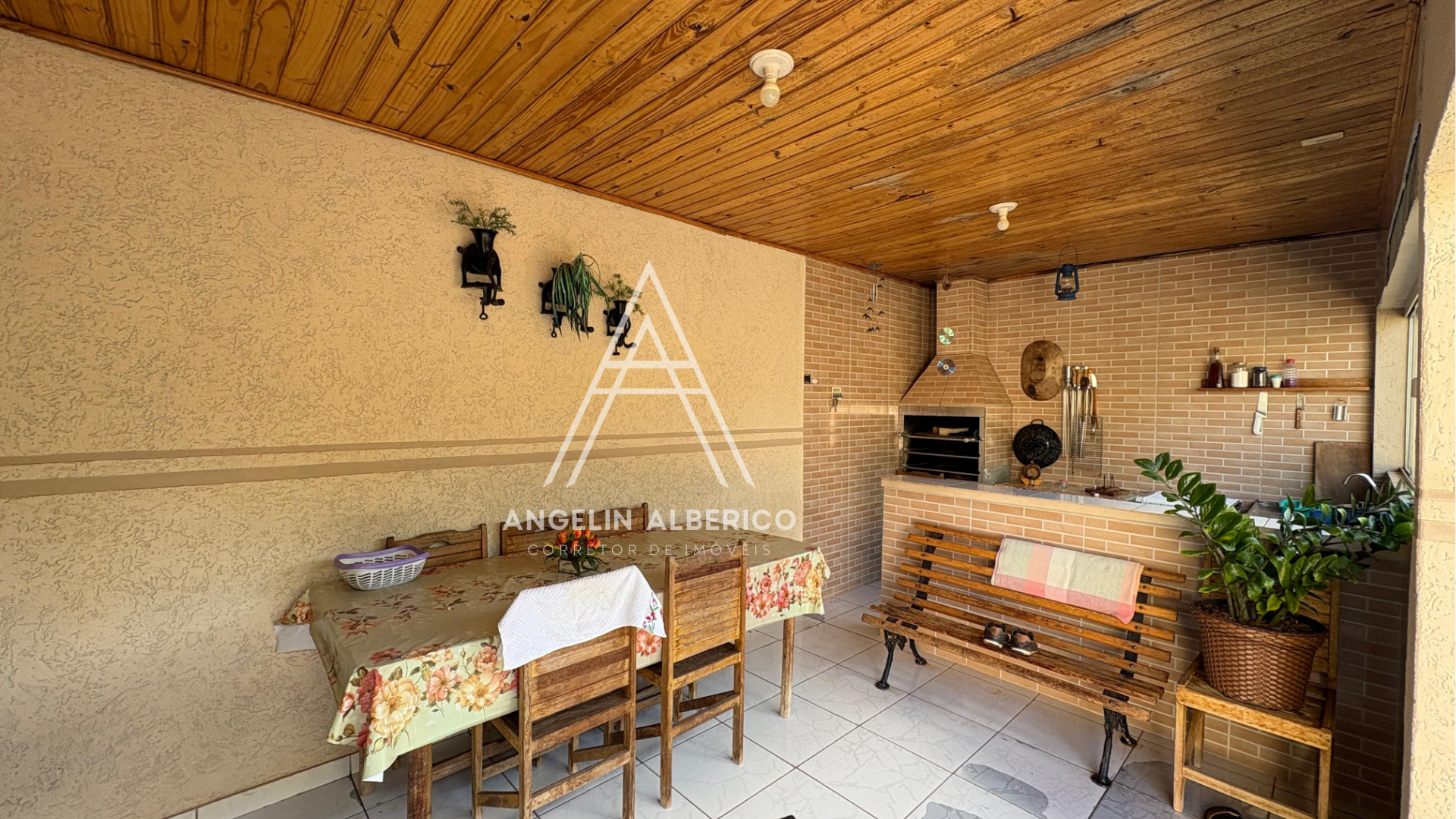 Casa a Venda no Jardim Gralha Azul em Cianorte