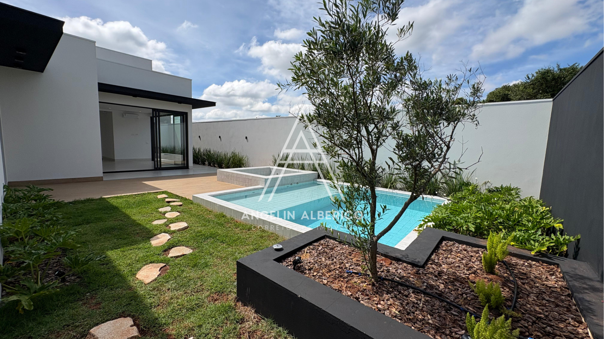 Casa a Venda no Condomínio Cinturão Verde em Cianorte PR