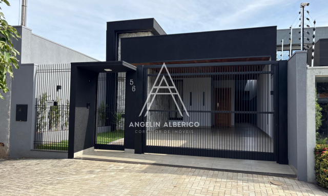 Casa a Venda com Móveis Planejados na Zona 02 em Cianorte PR